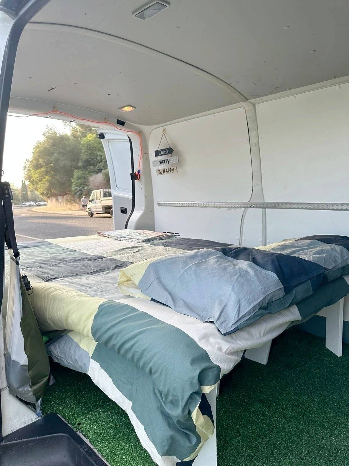Dormidas Volkswagen T5 2 l 102 ch - Yescapa