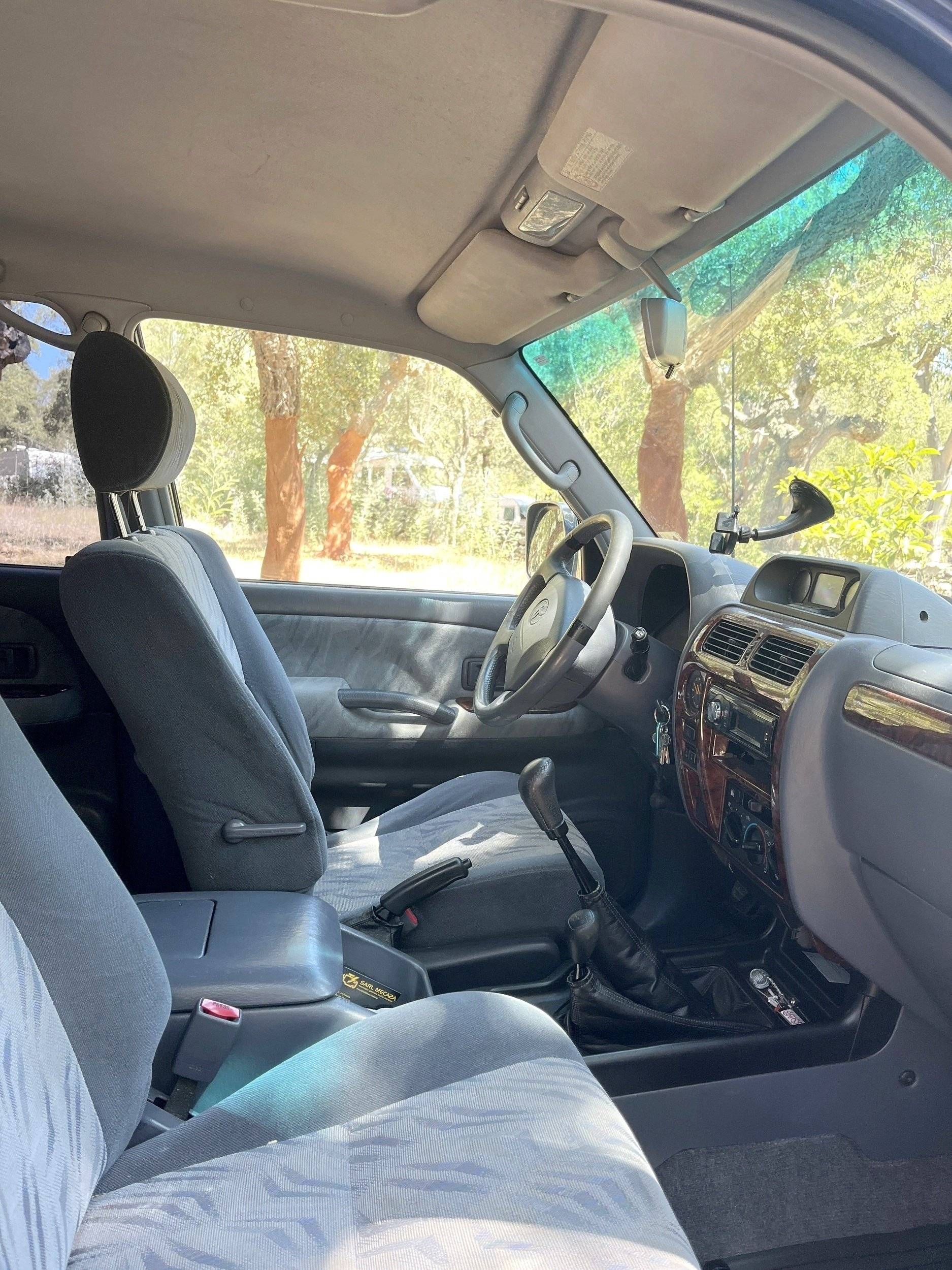 Driver's compartment Toyota Land cruiser - Yescapa