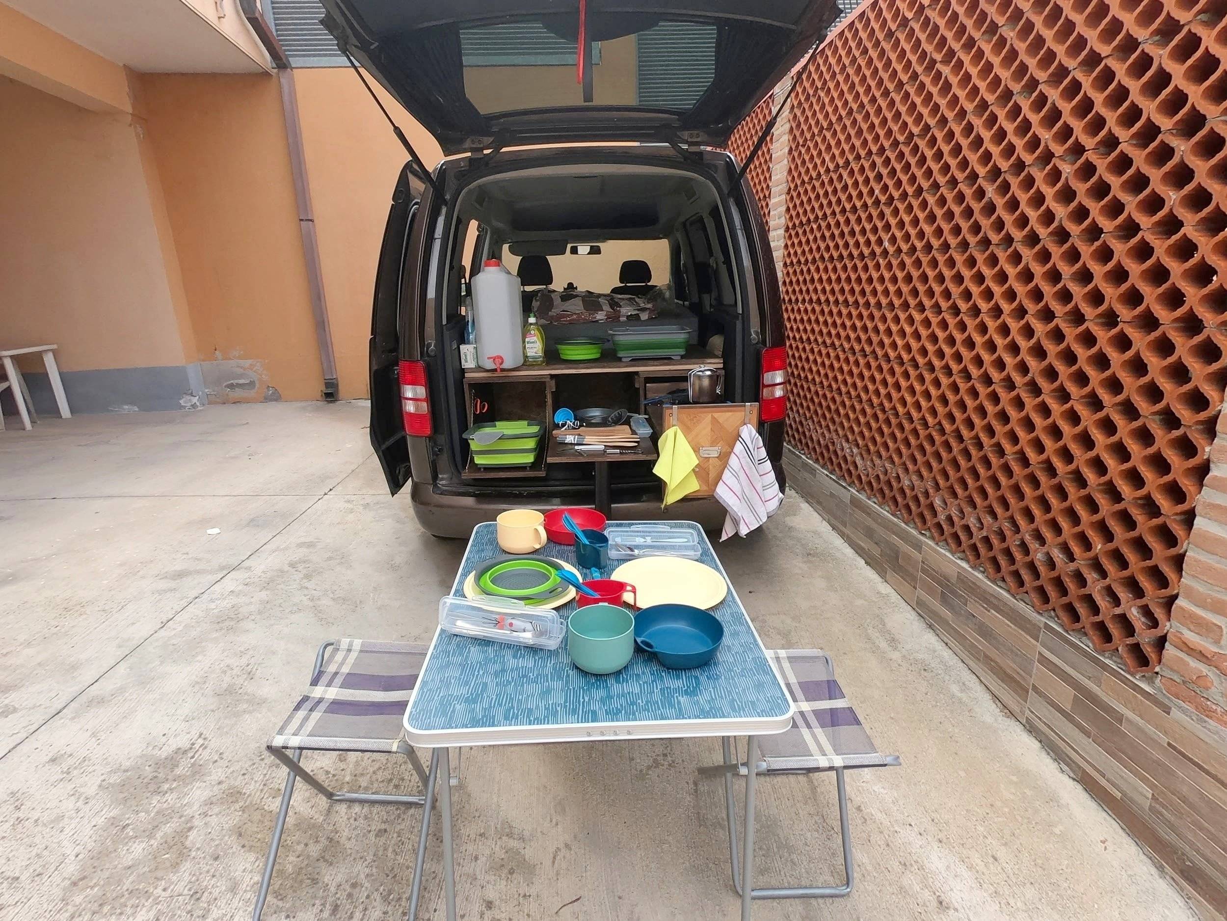 Dinette Volkswagen volkswagen caddy - Yescapa