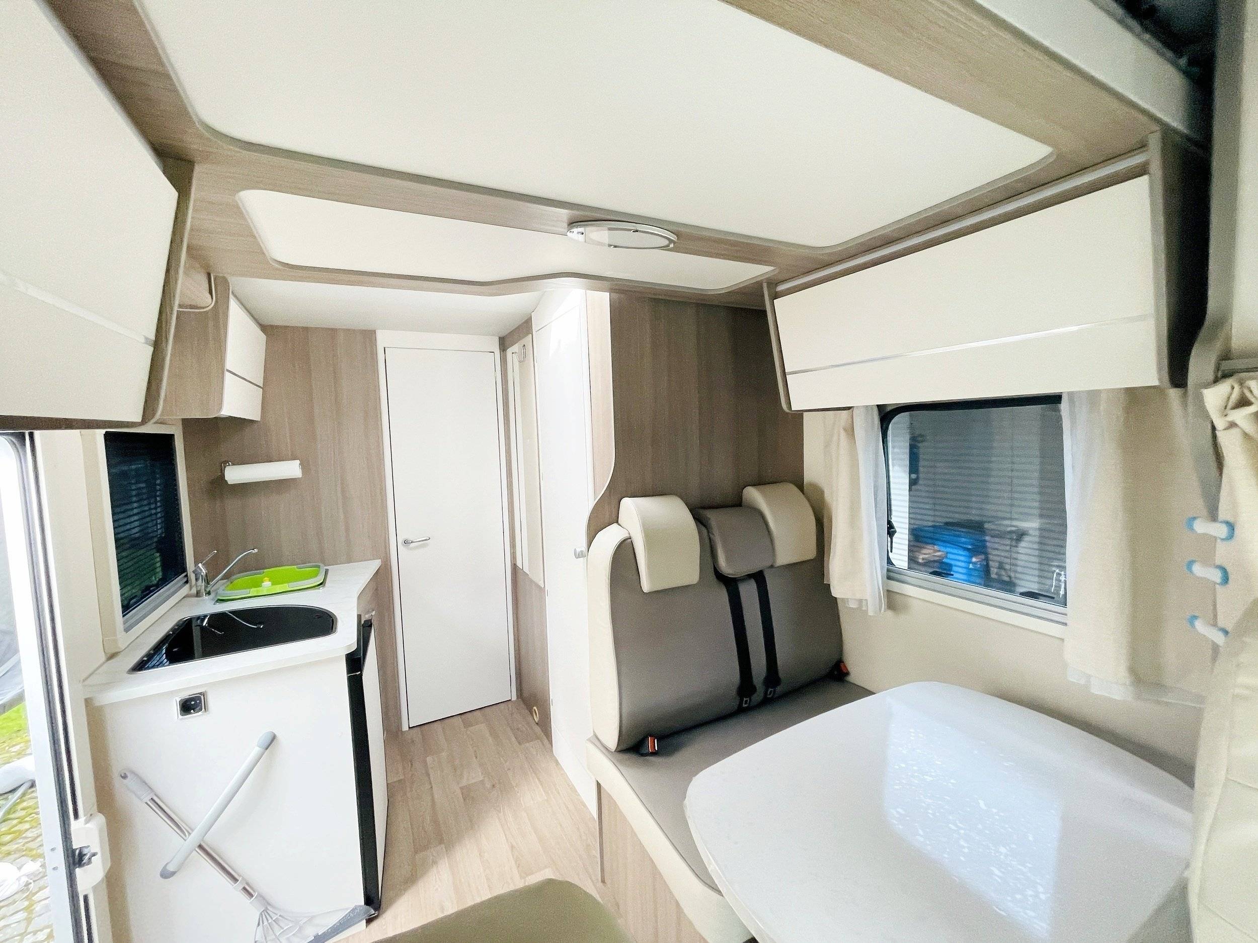 Dining Area Fiat FIAT DUCATO - Yescapa