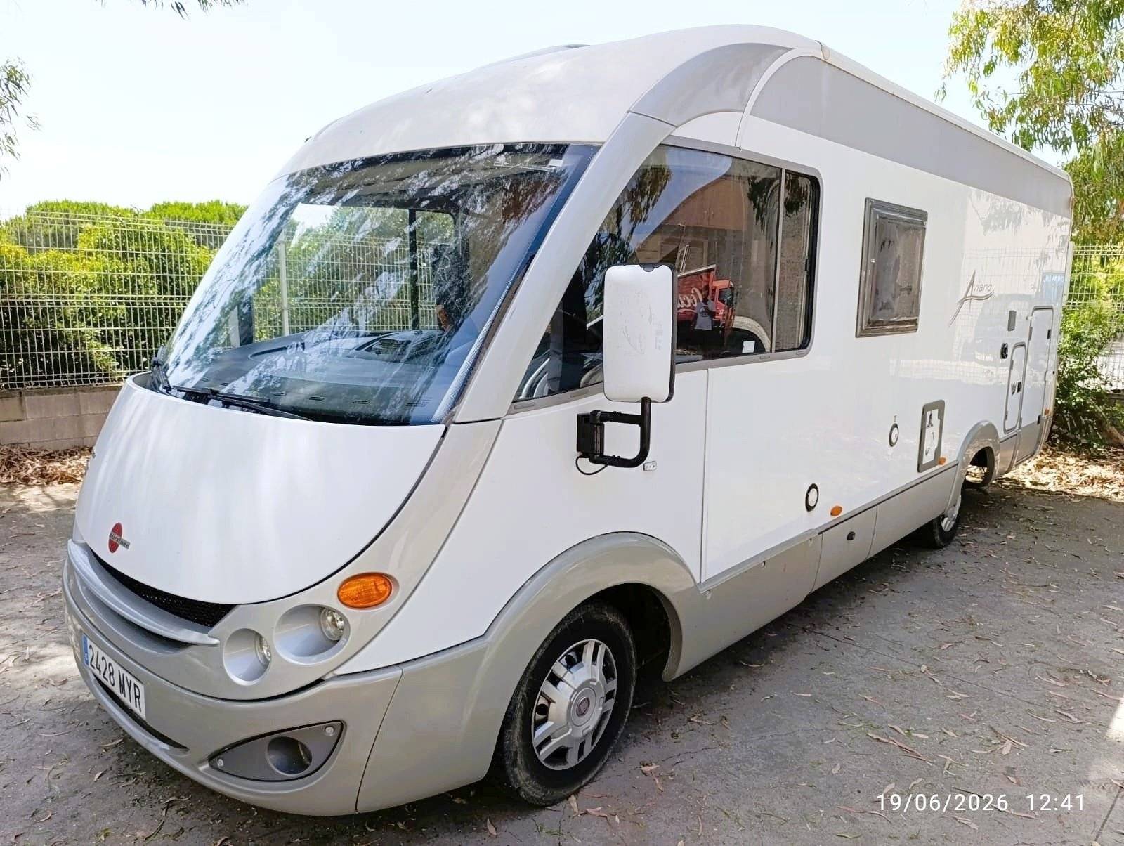 Front view from 3/4 Fiat 2,3 l 130 ch. - Yescapa