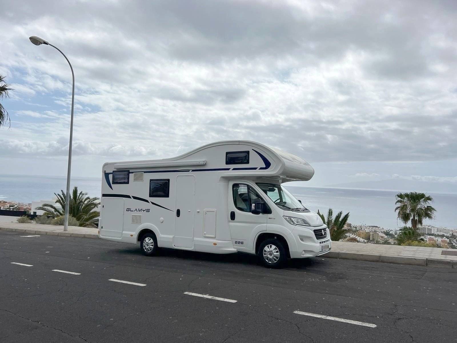 Mclouis McLouis Glamys