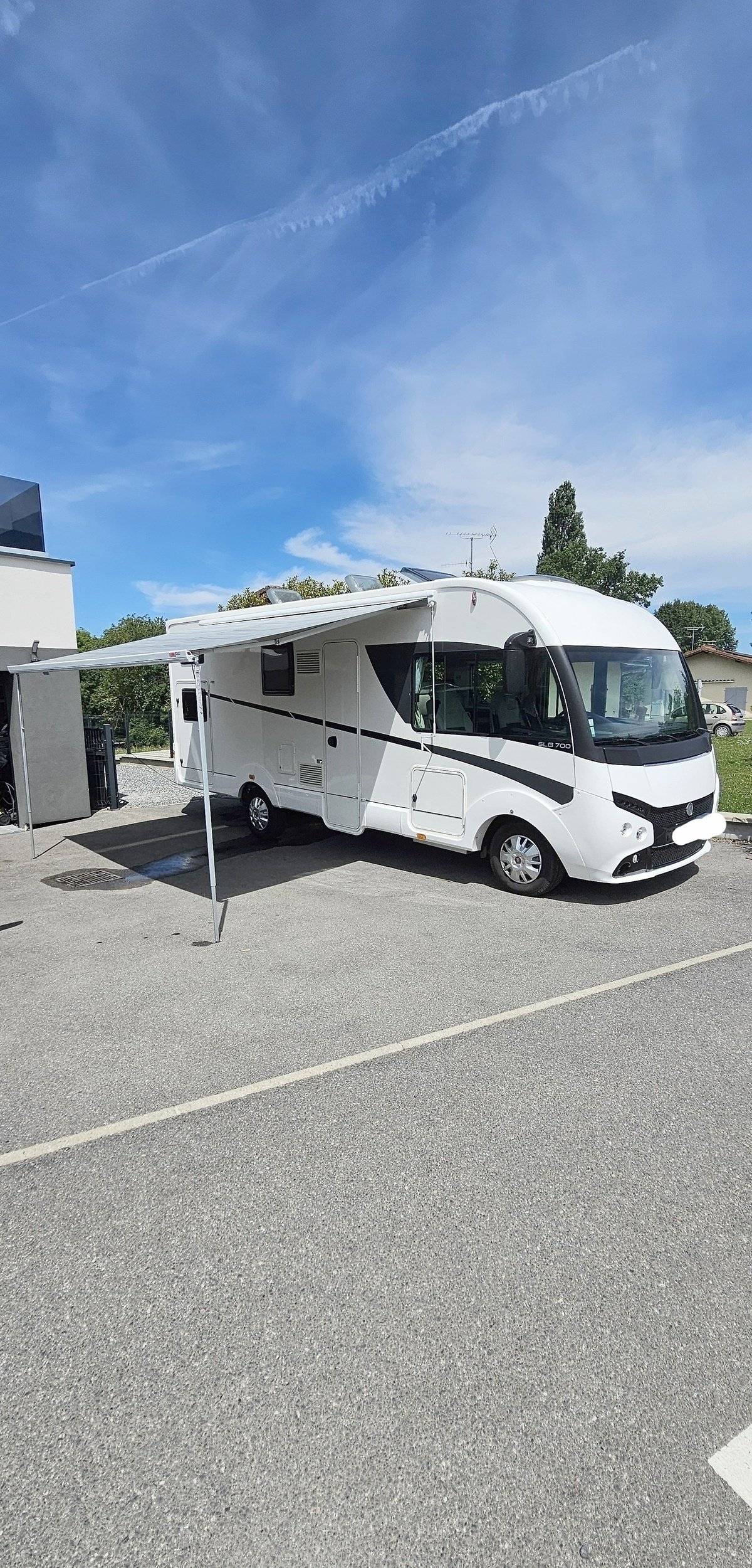 Vue avant de 3/4 Fiat Ducato 2,3 l 130 ch - Yescapa