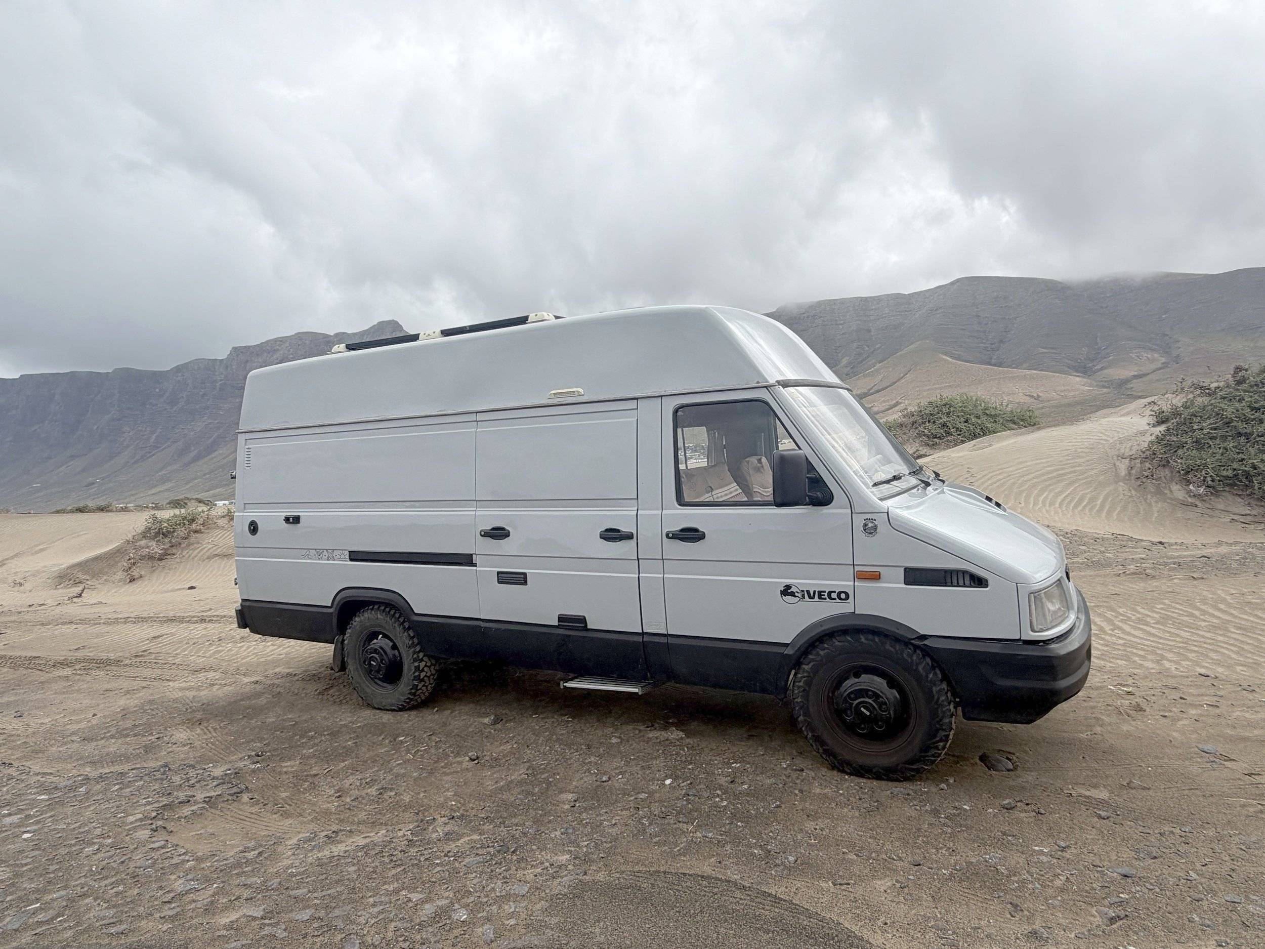 Vue avant de 3/4 Iveco - Yescapa