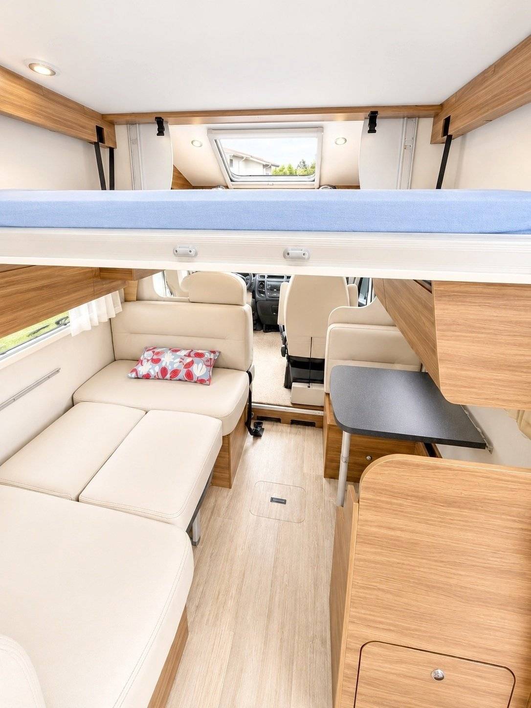 Pilote P696 S