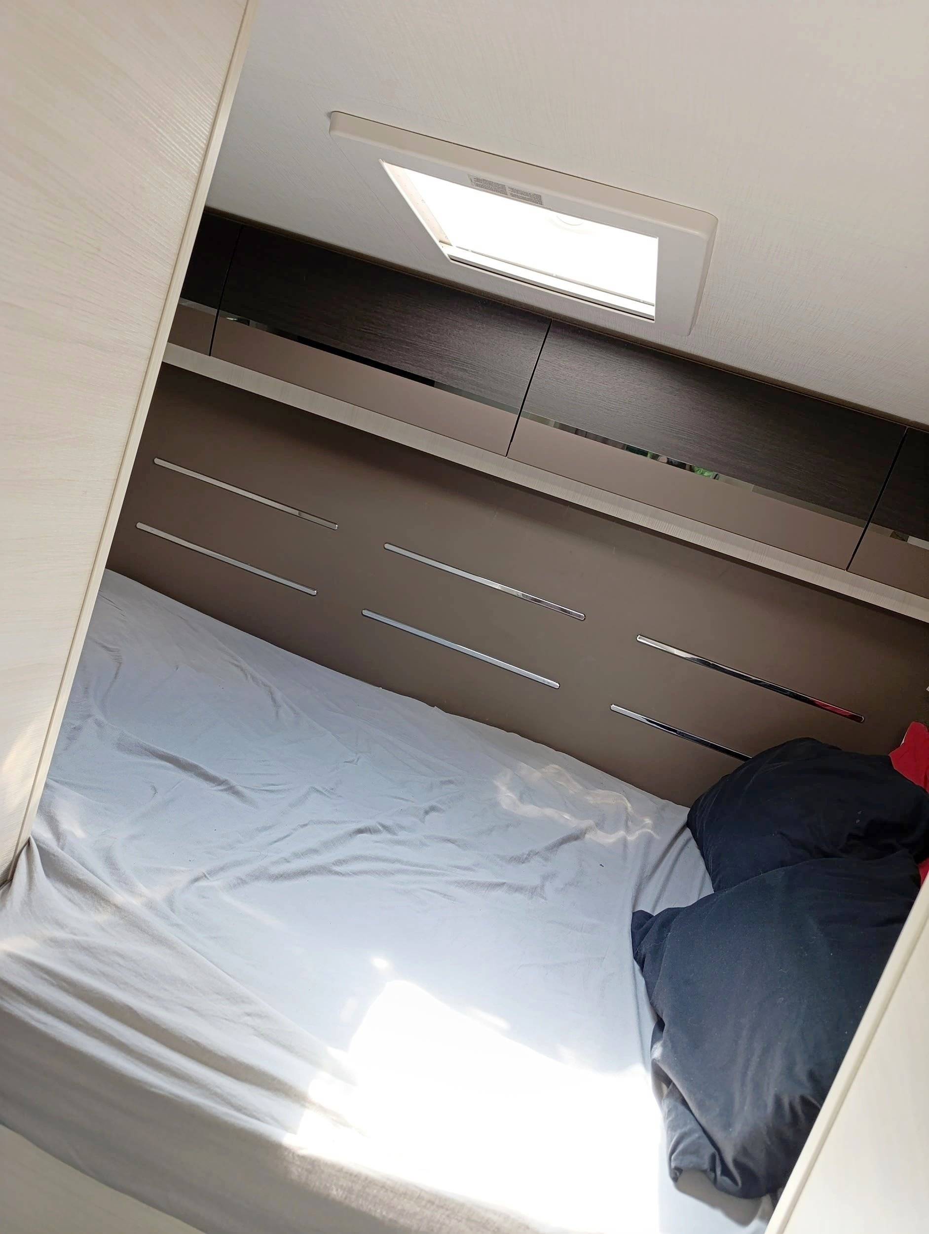 Challenger GENESIS 284