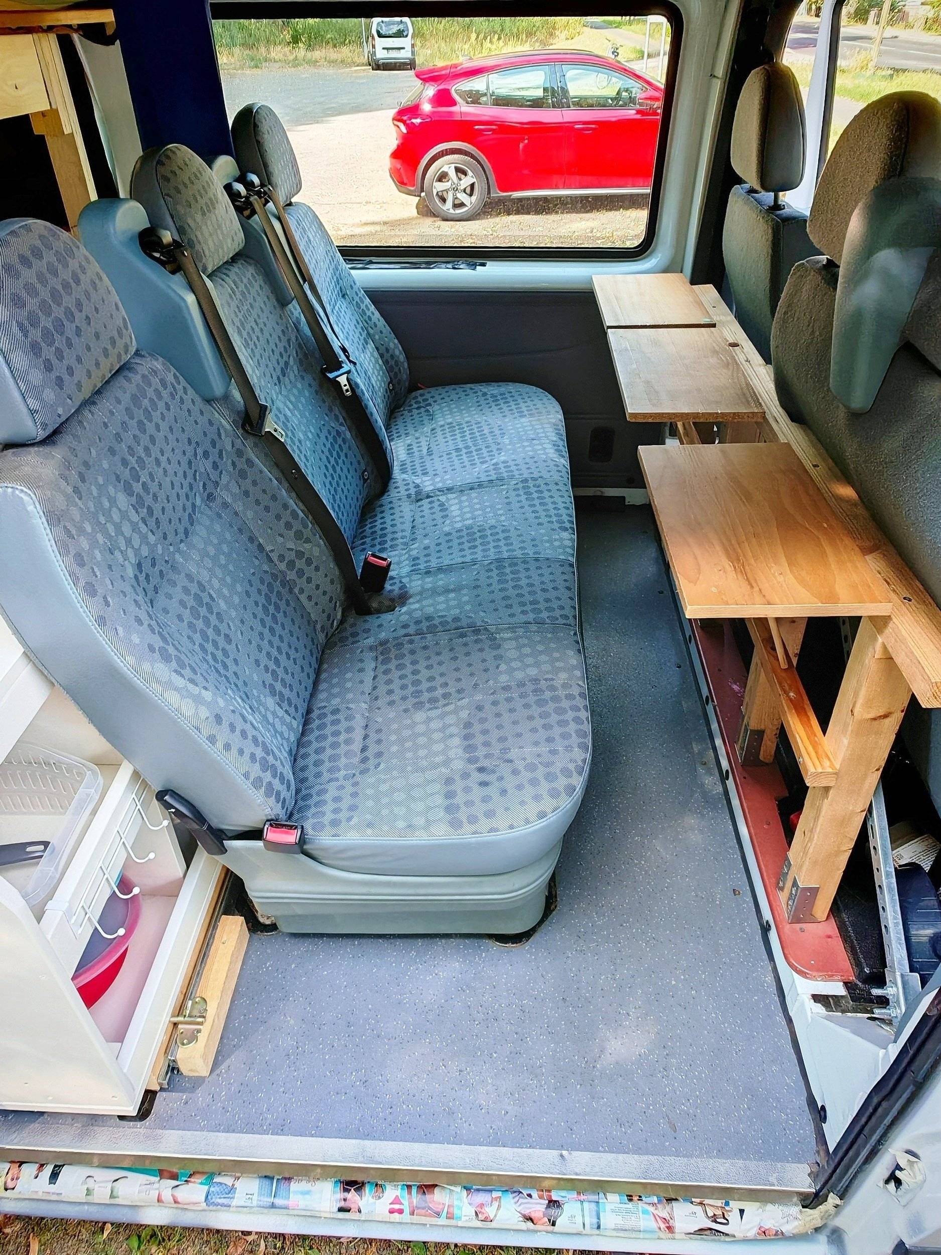 Menjador Ford Transit 2,2 l TDCi 140 ch. - Yescapa