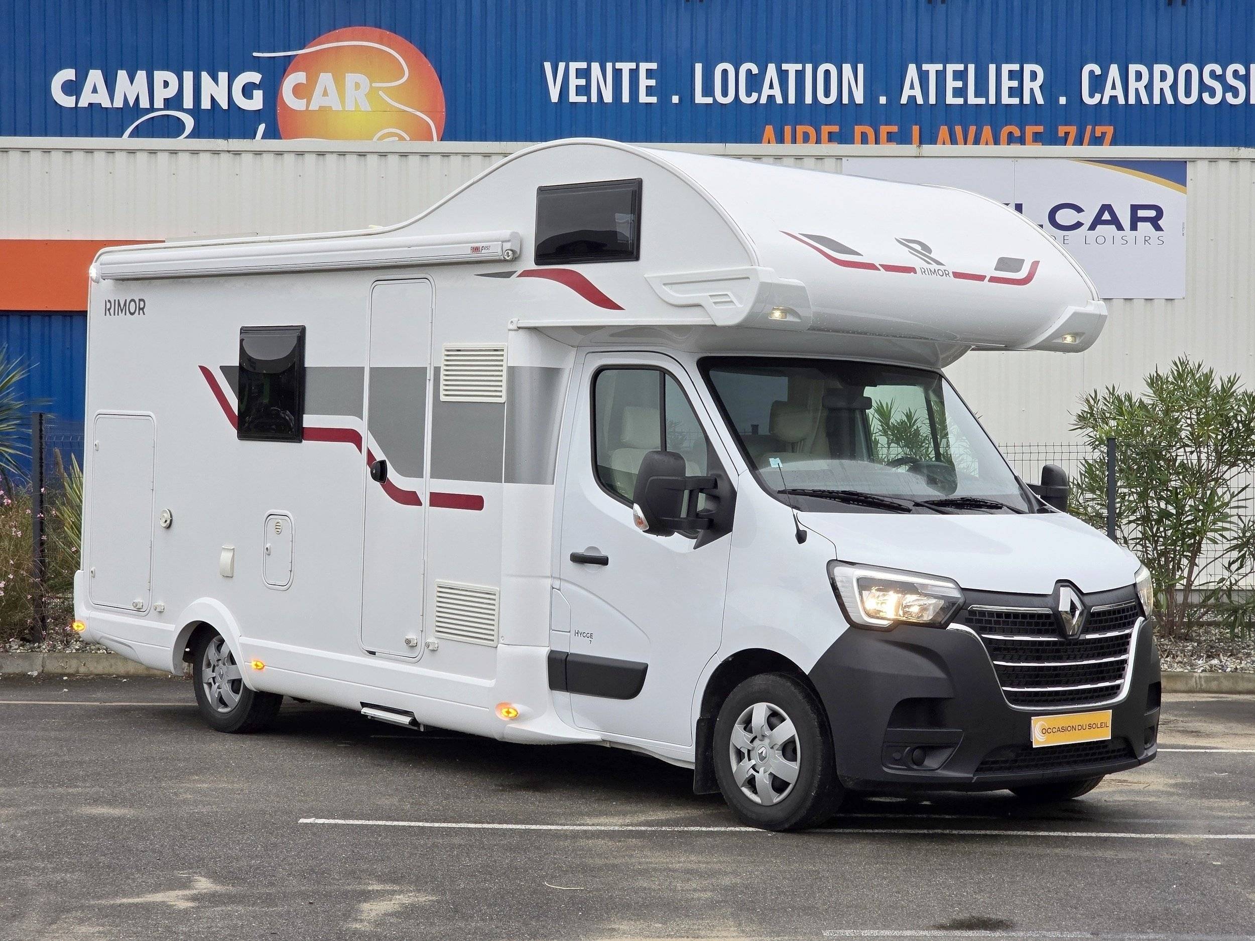 schräge Vorderansicht Fiat - Yescapa