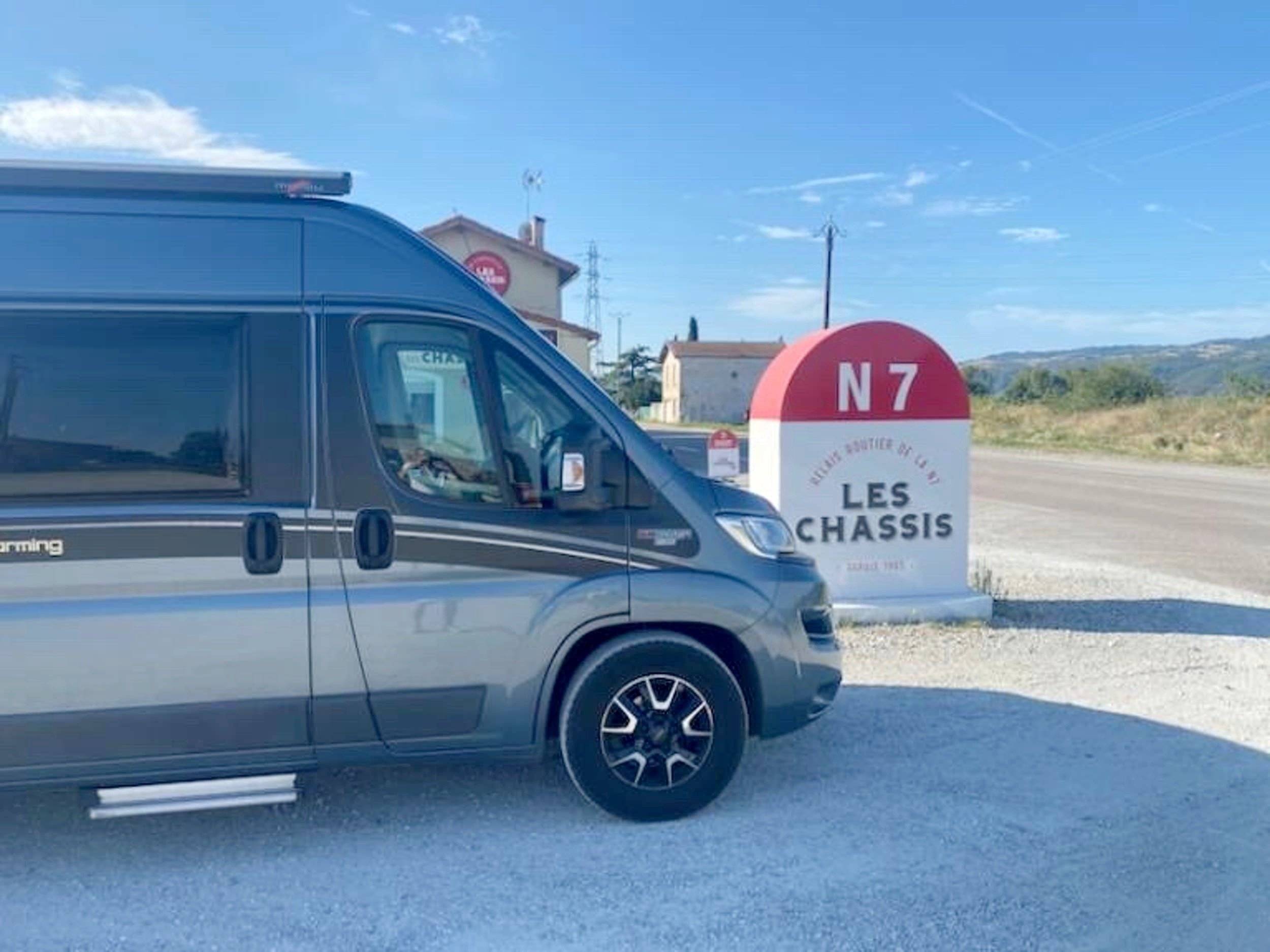 Vista frontale a ¾ Fiat Al-Ko 2,3 l Multijet 150 ch. - Yescapa