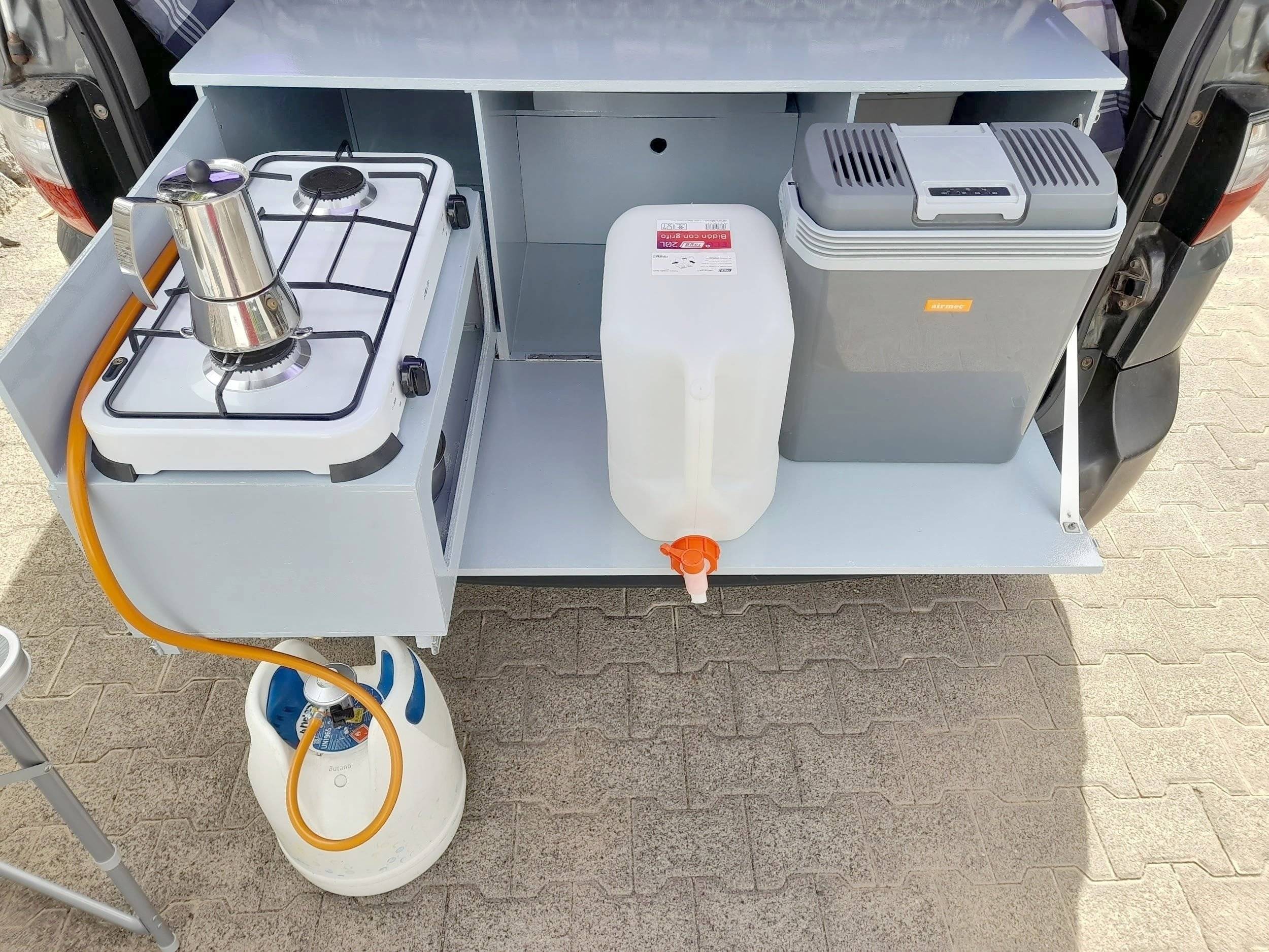 Angolo cucina Hyundai H1 - Yescapa