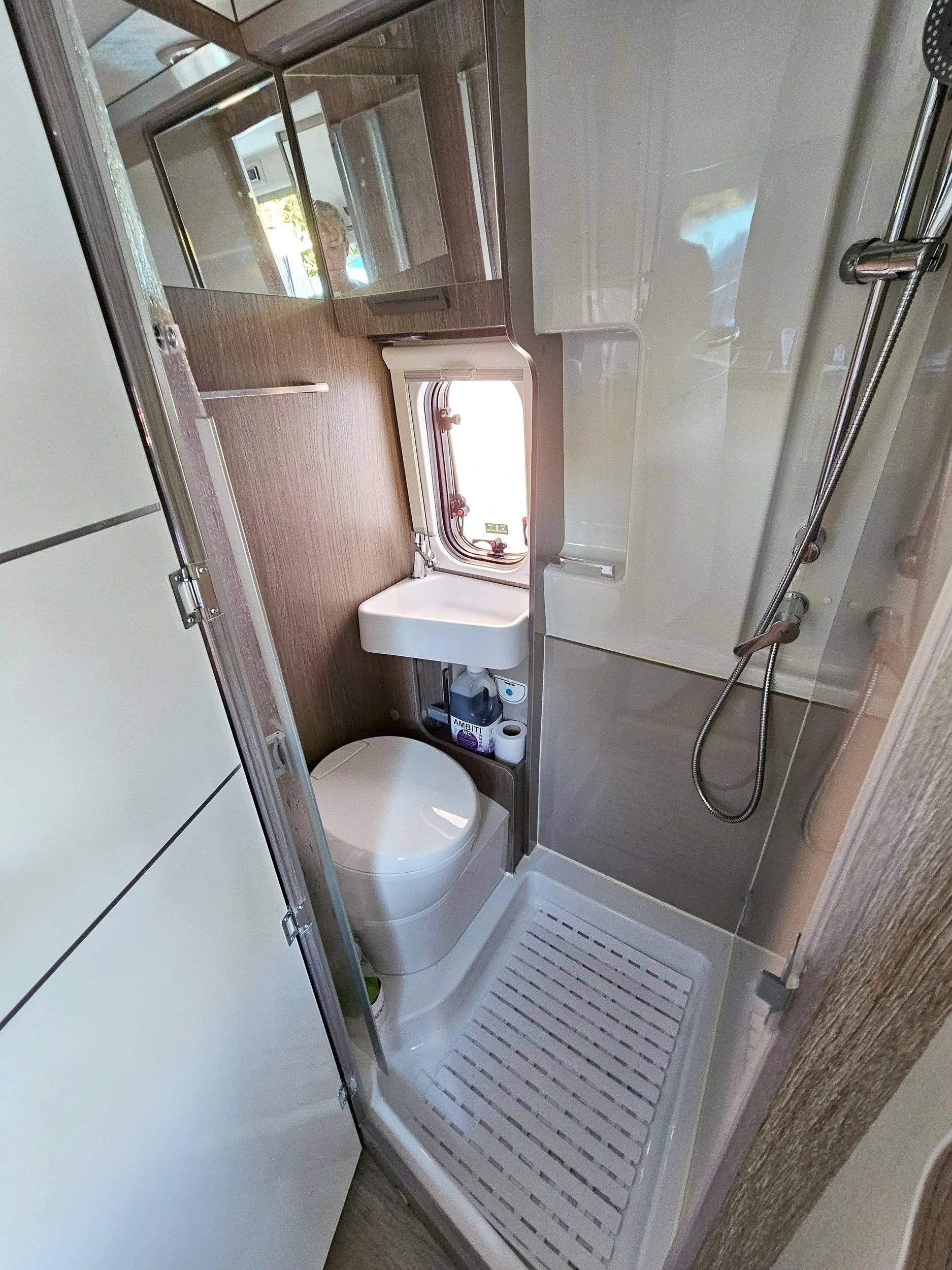 Challenger challenger V210 Edition VIP