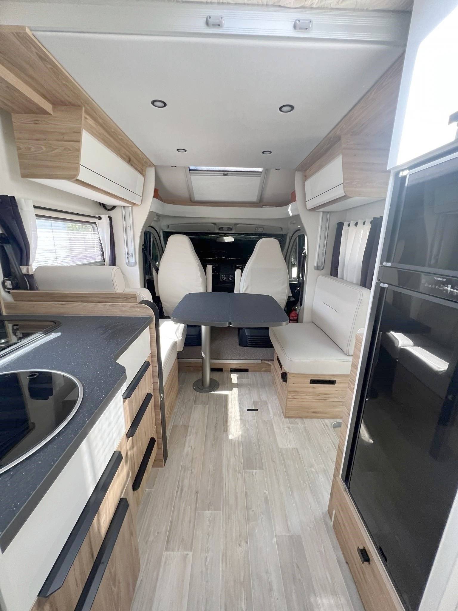Dining Area Fiat FIAT DUCATO - Yescapa