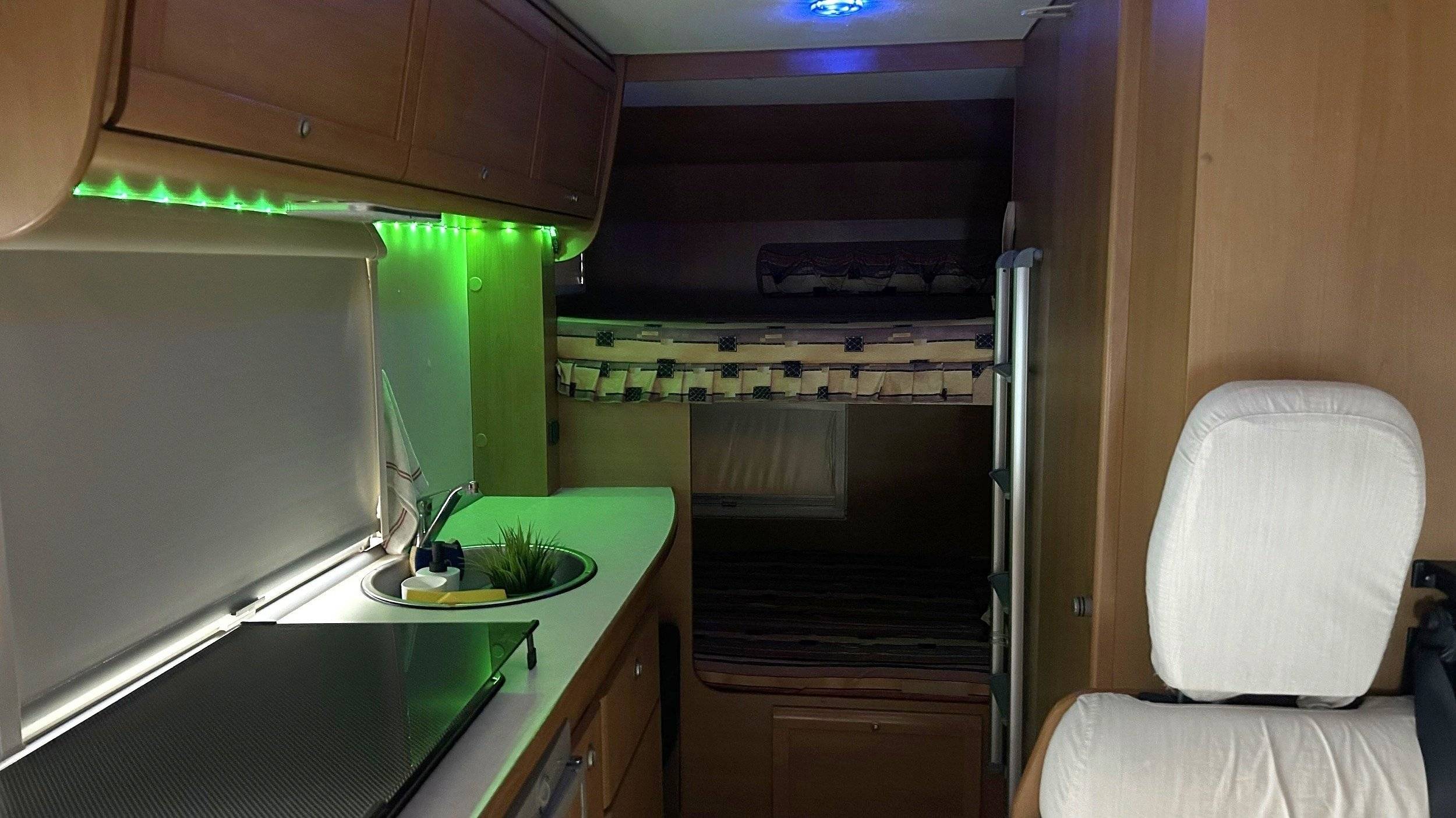 Dormidas Fiat Ducato 2.8 JTD - Yescapa