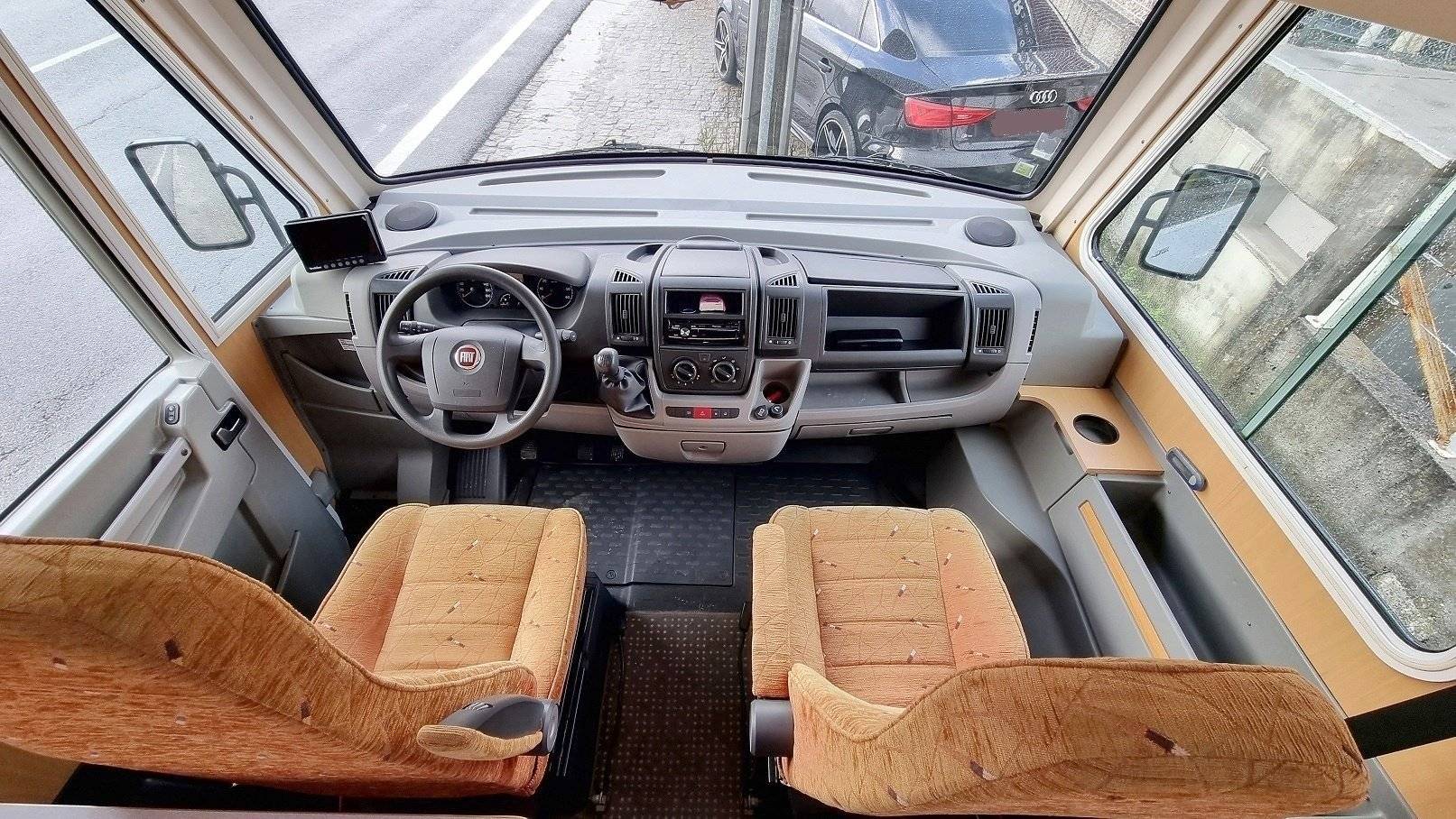 Poste de conduite Fiat Fiat Multijet 2   2,3 L   130 CV - Yescapa