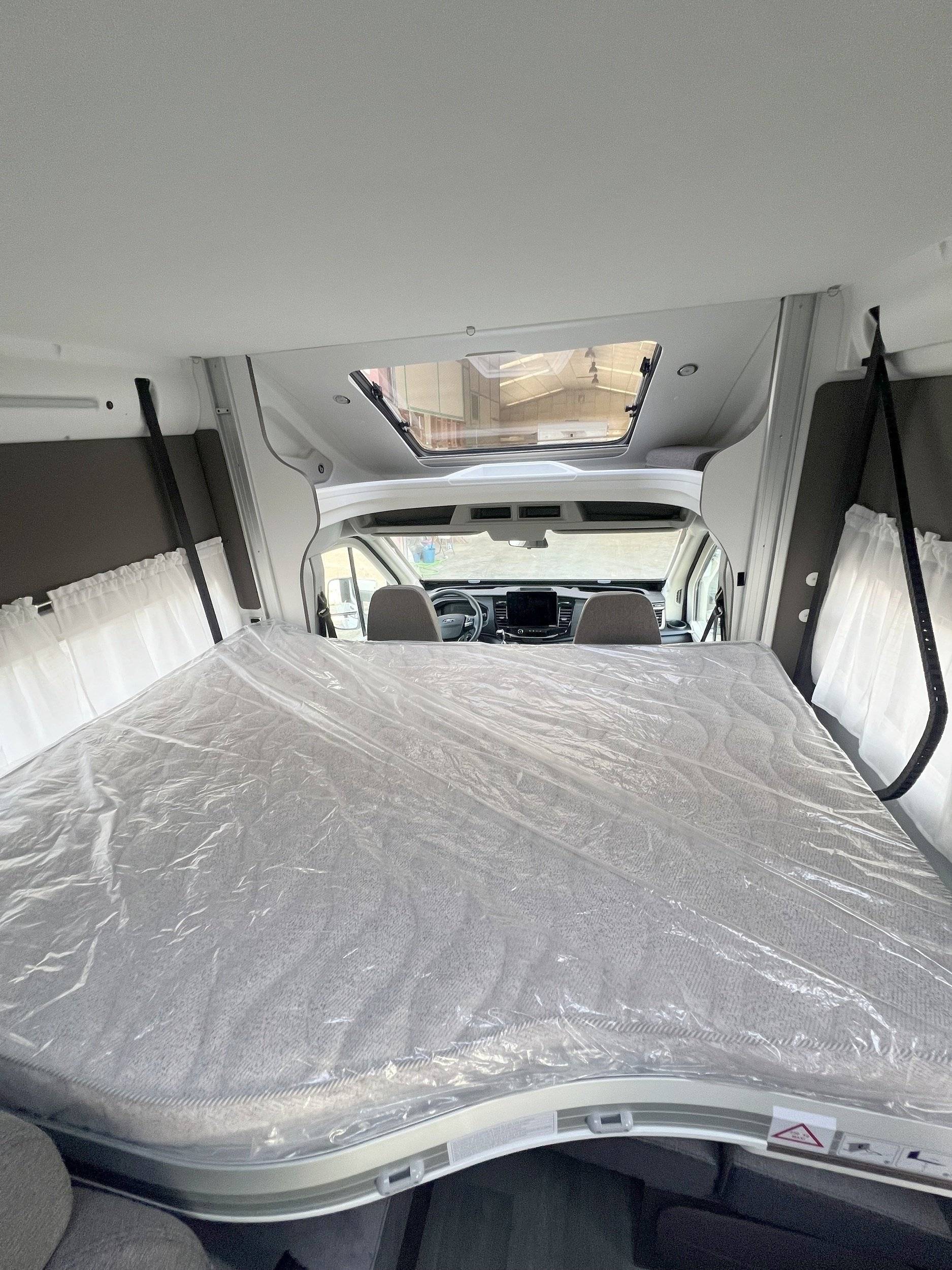 Berth Ford ford transit - Yescapa