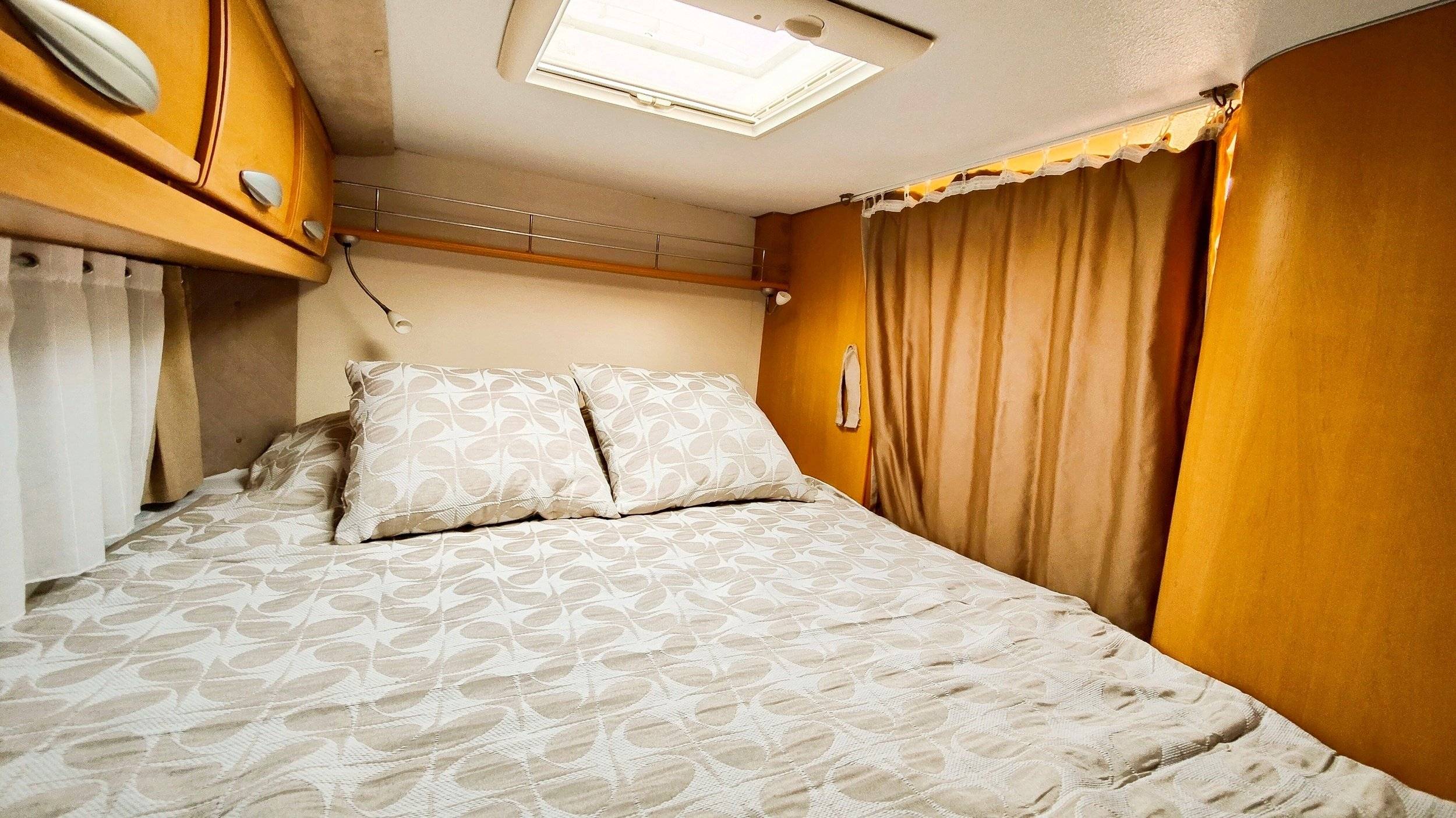 Couchages Fiat Ducato 2,3 l Multijet 130 ch. - Yescapa