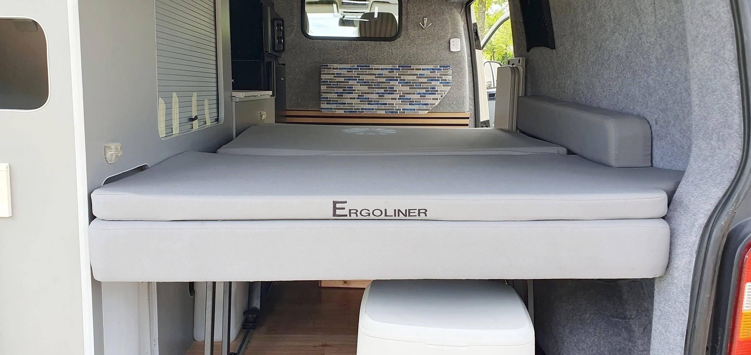 Berth Volkswagen T5 2,5 l 140 ch - Yescapa