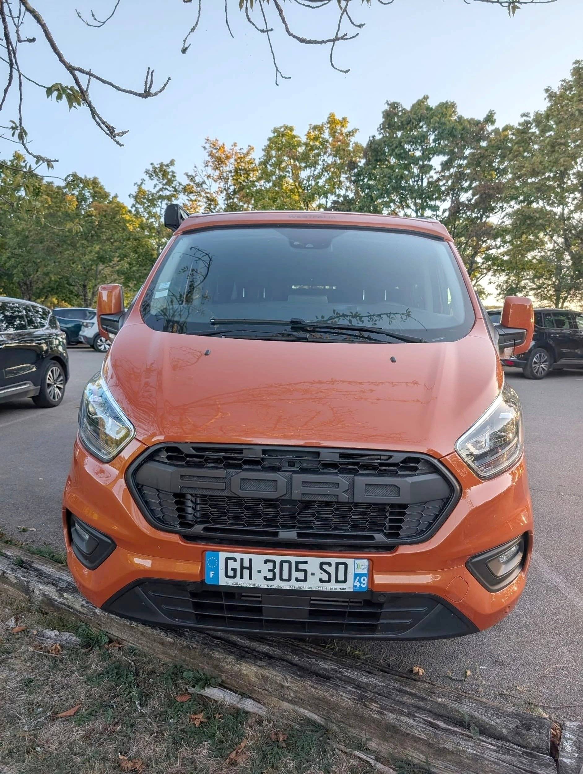 Área de jantar Ford CUSTOM TRANSIT - Yescapa