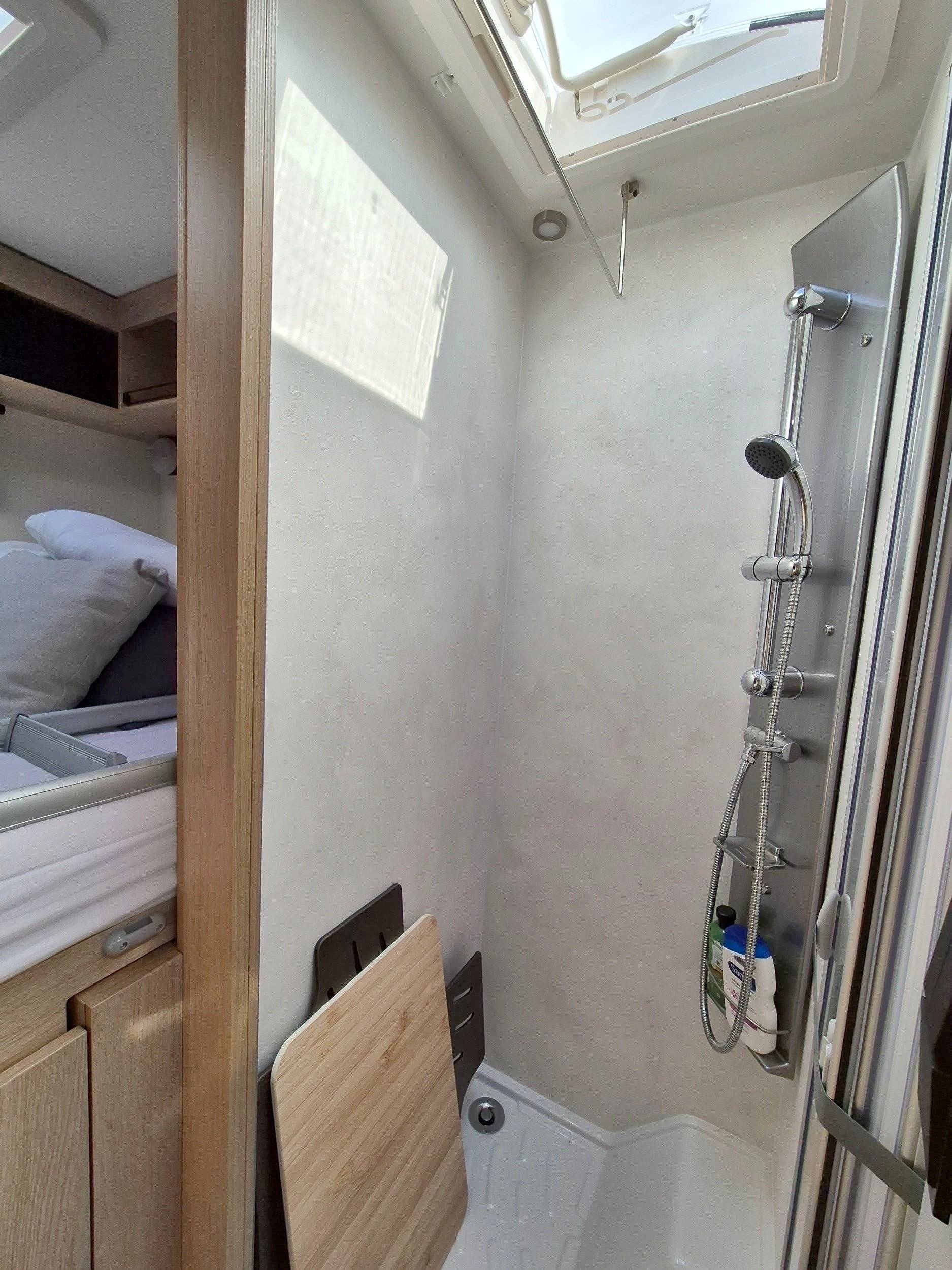 Bavaria Transit 2,0 l 170 ch