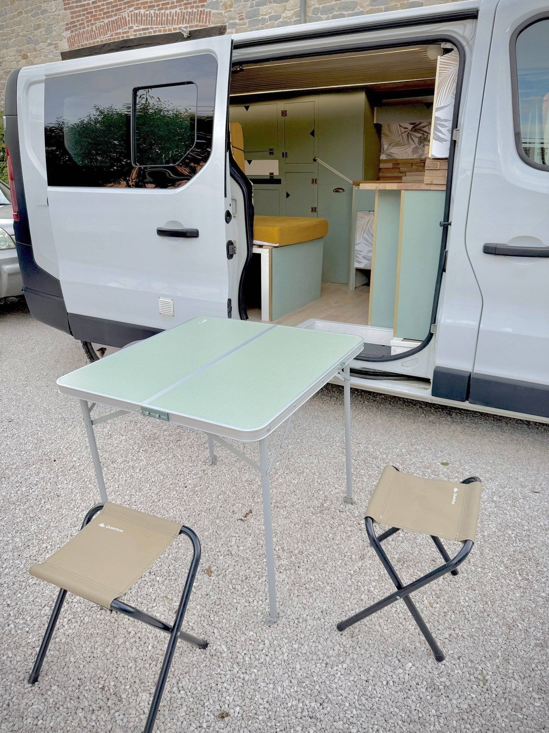 Dining Area Renault Renault Trafic - Yescapa