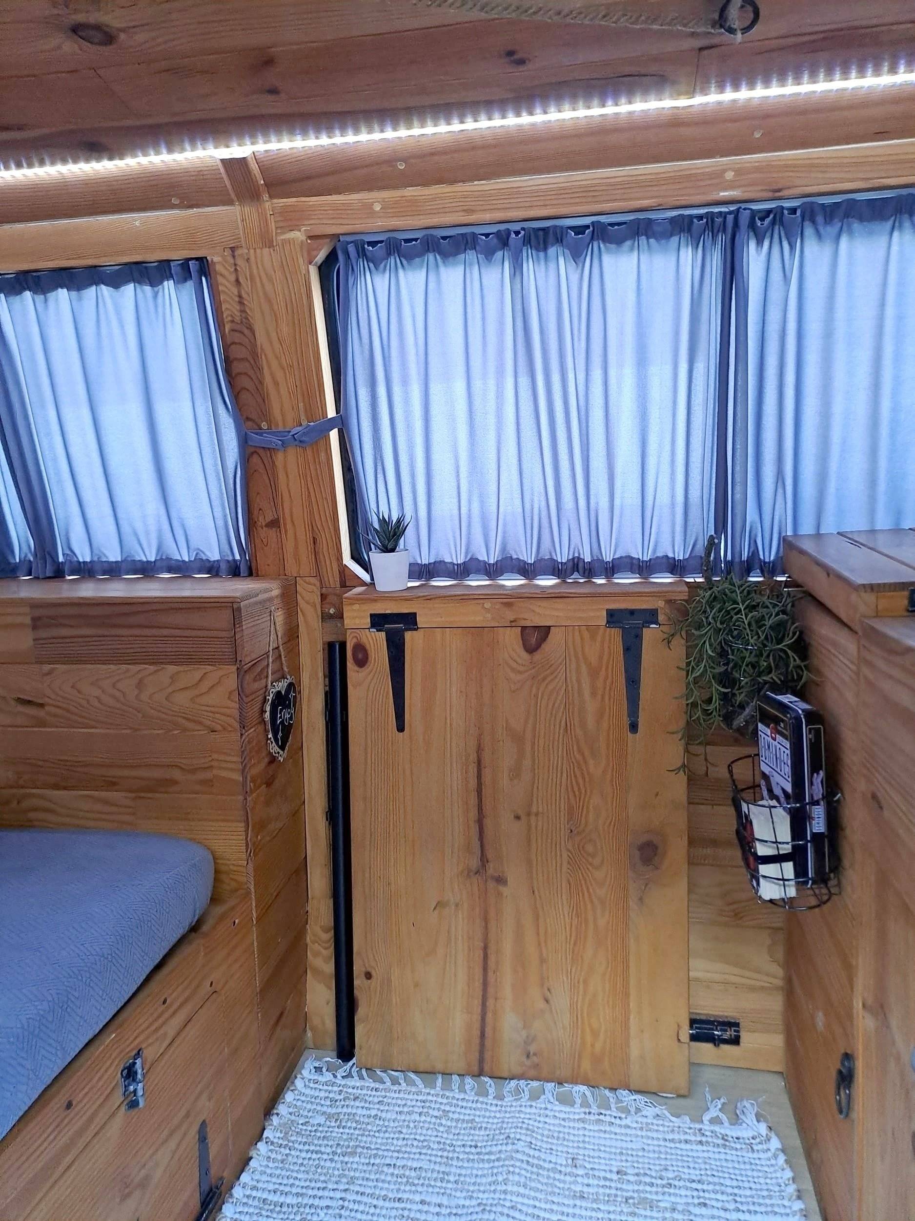 Volkswagen Transporter T4 2.4D