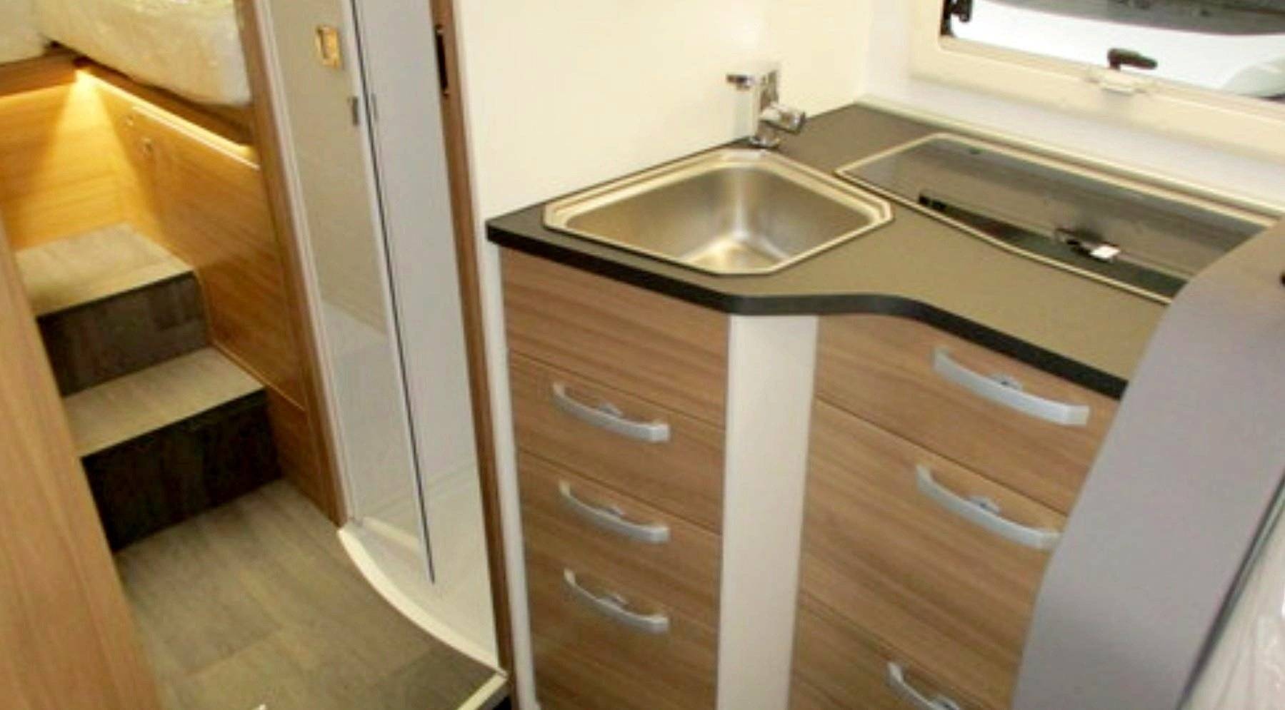 Adria Adria Matrix Axess 670 SL