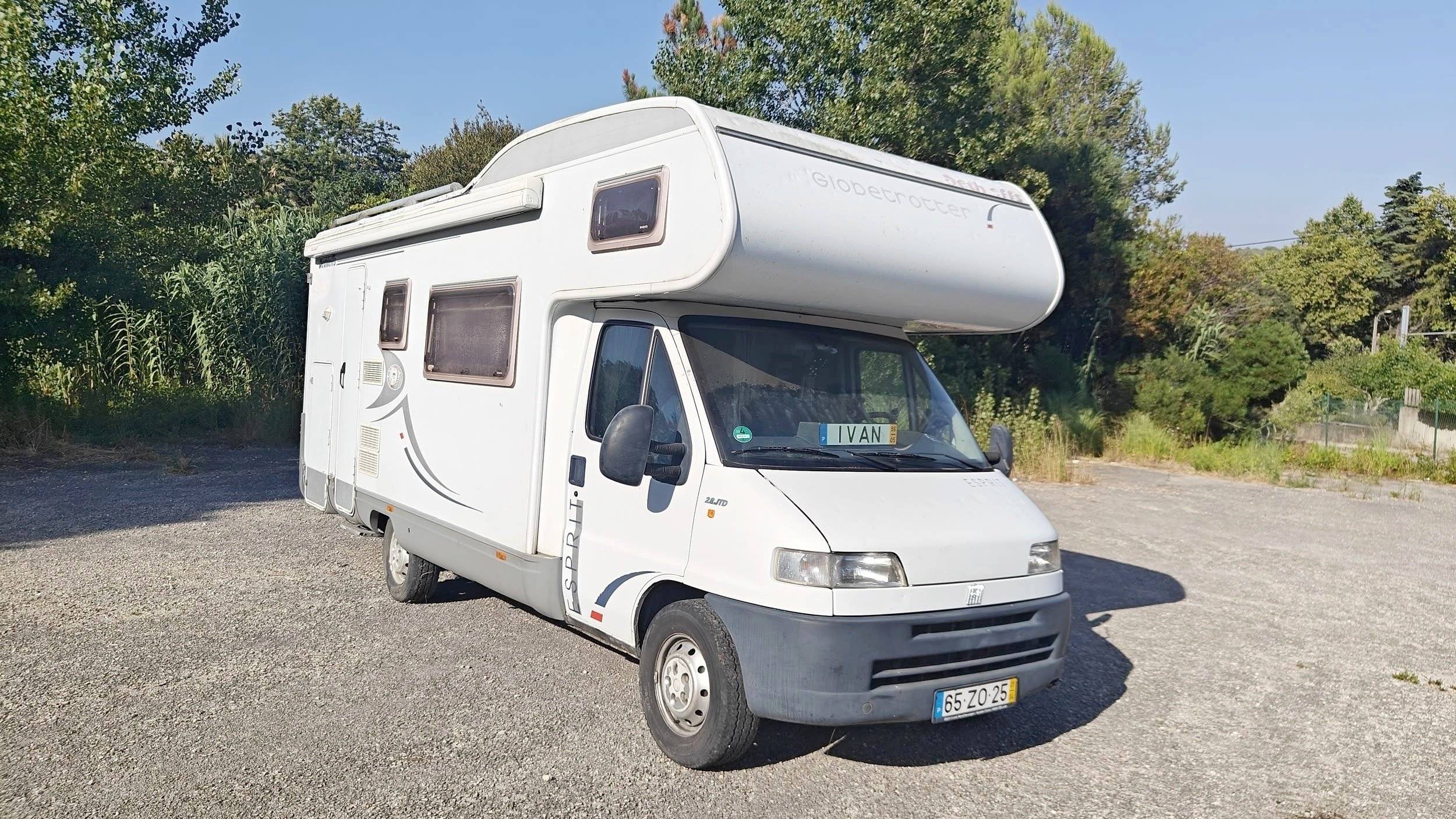 Front view from 3/4 Fiat Ducato 2,8 l 115 ch/Al-Ko - Yescapa