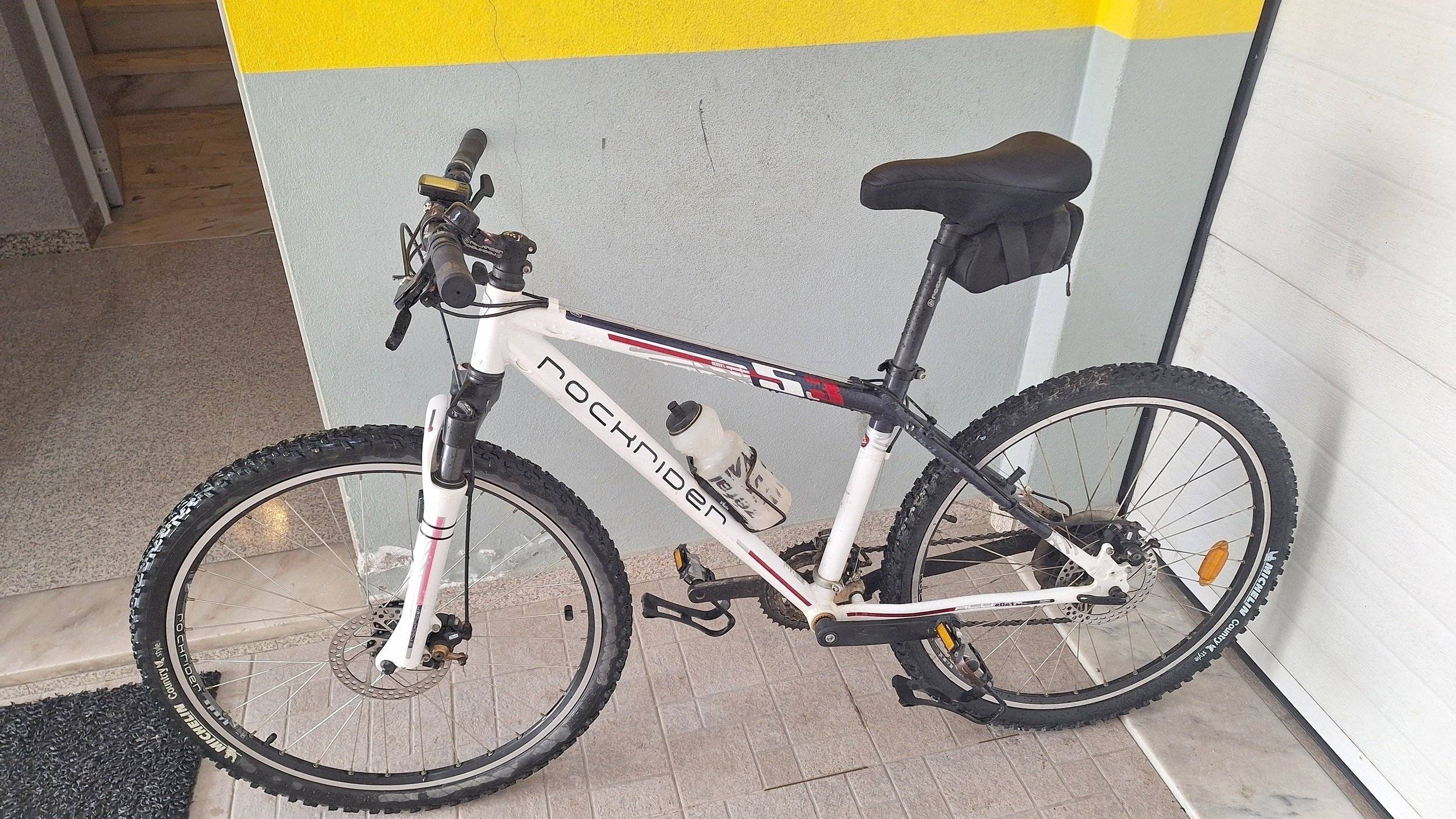 Pilote Aventura A-710