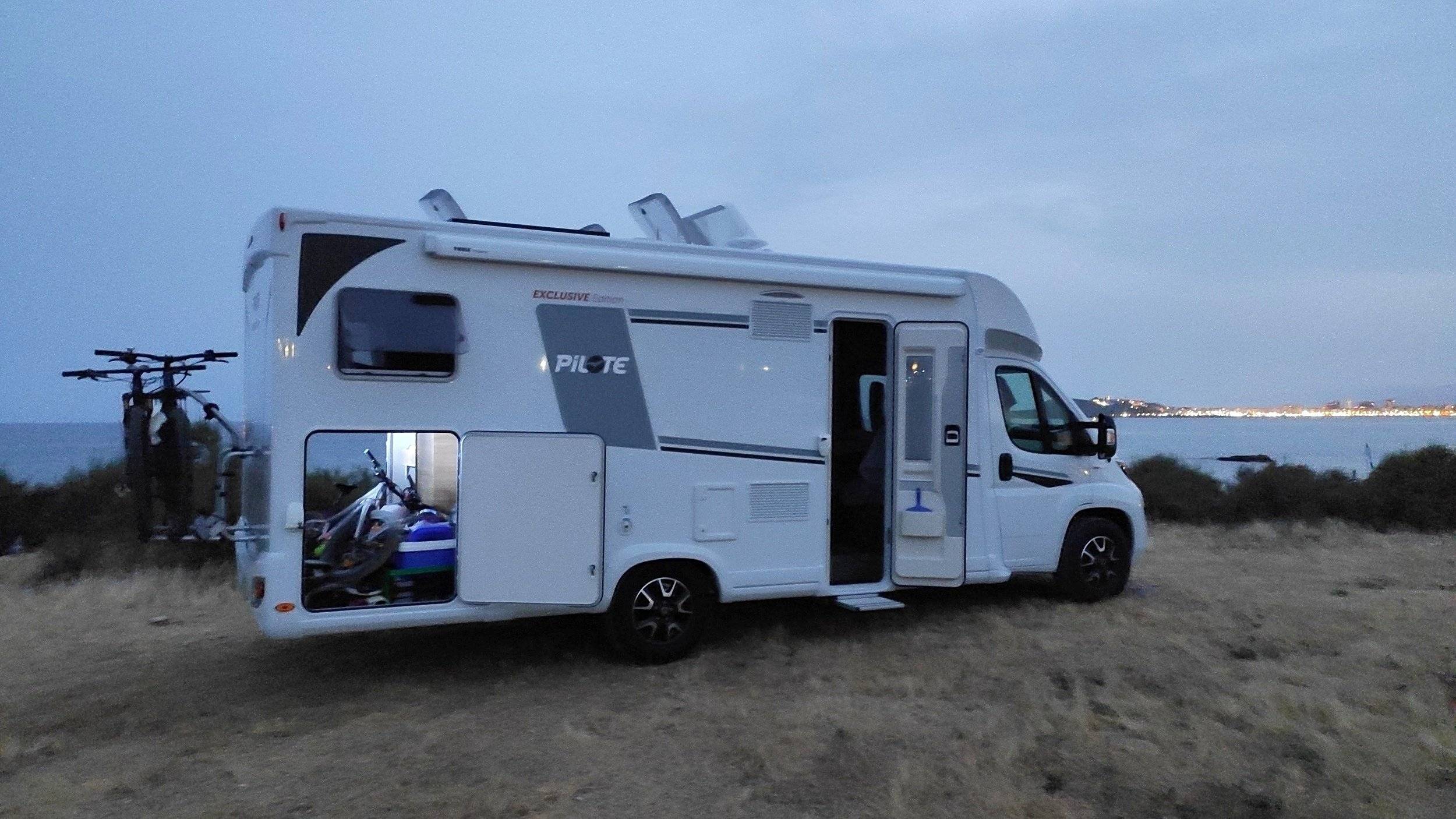 Pilote pilote 746gj