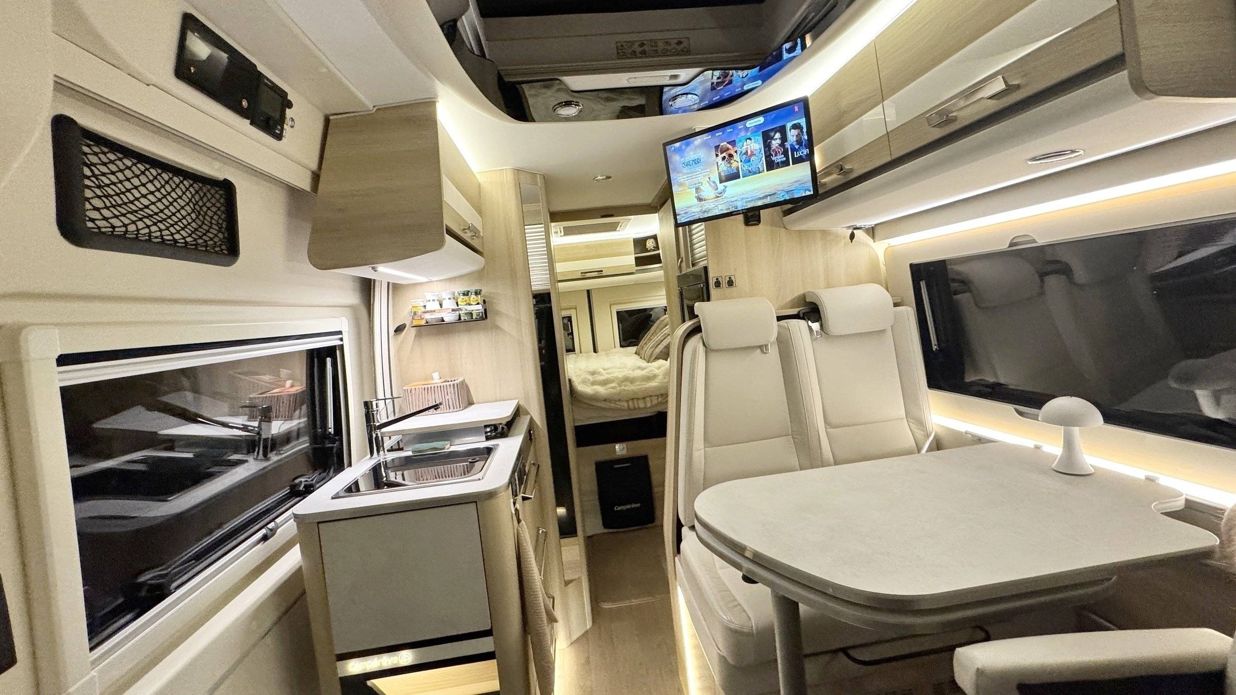 Dining Area Fiat - Yescapa