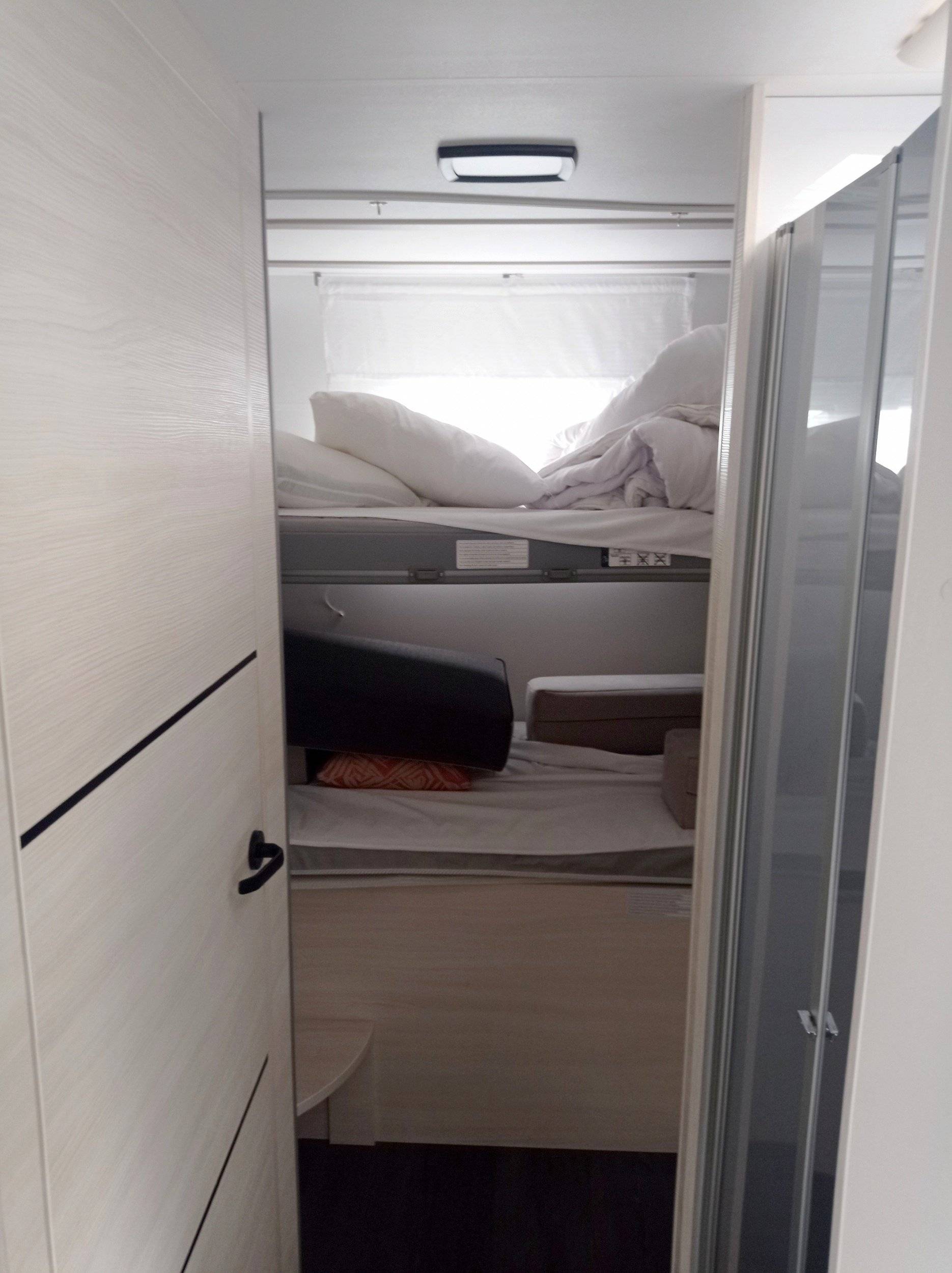 Challenger Challenger 380