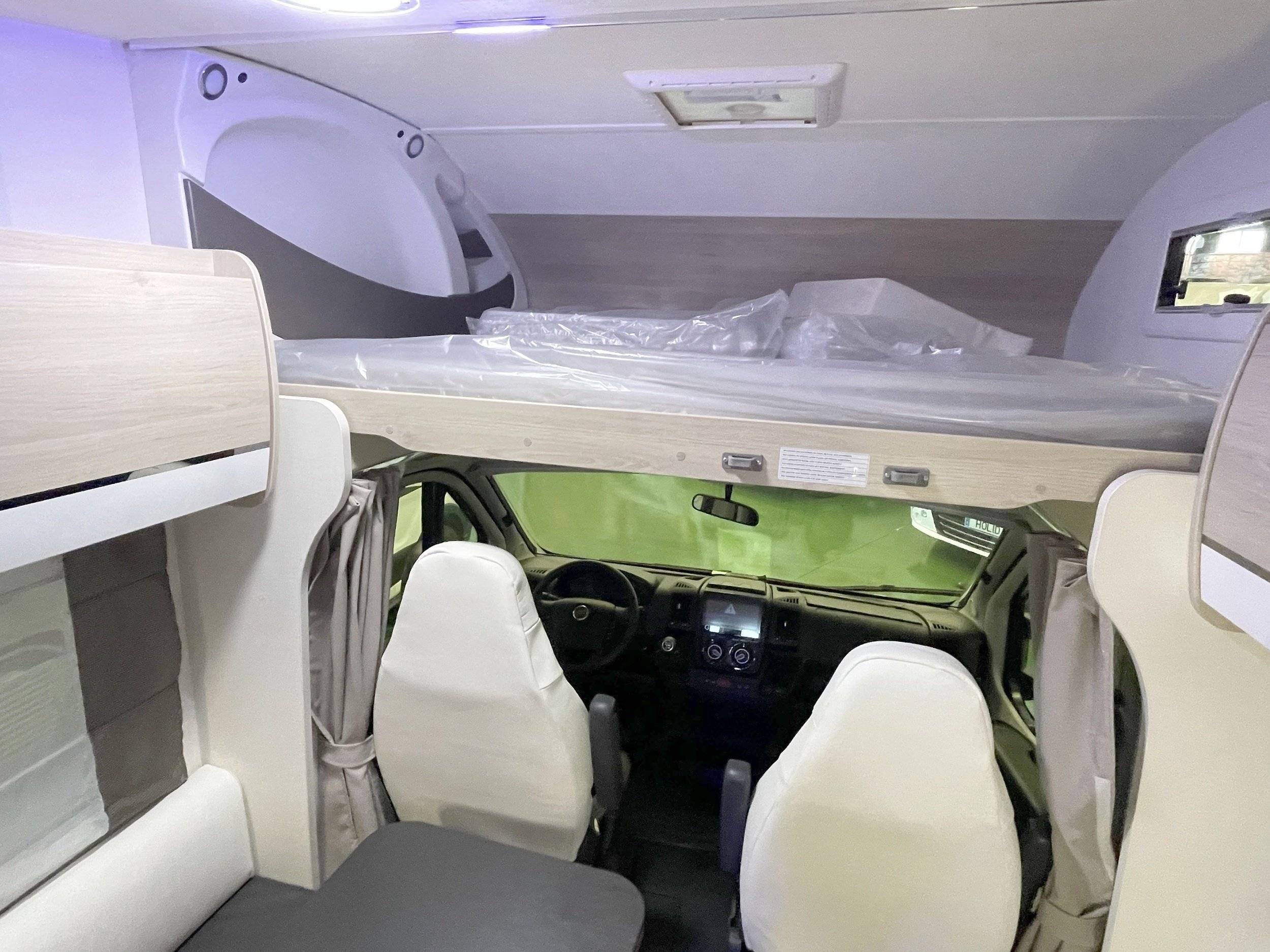 Kitchen Challanger C397 - Yescapa