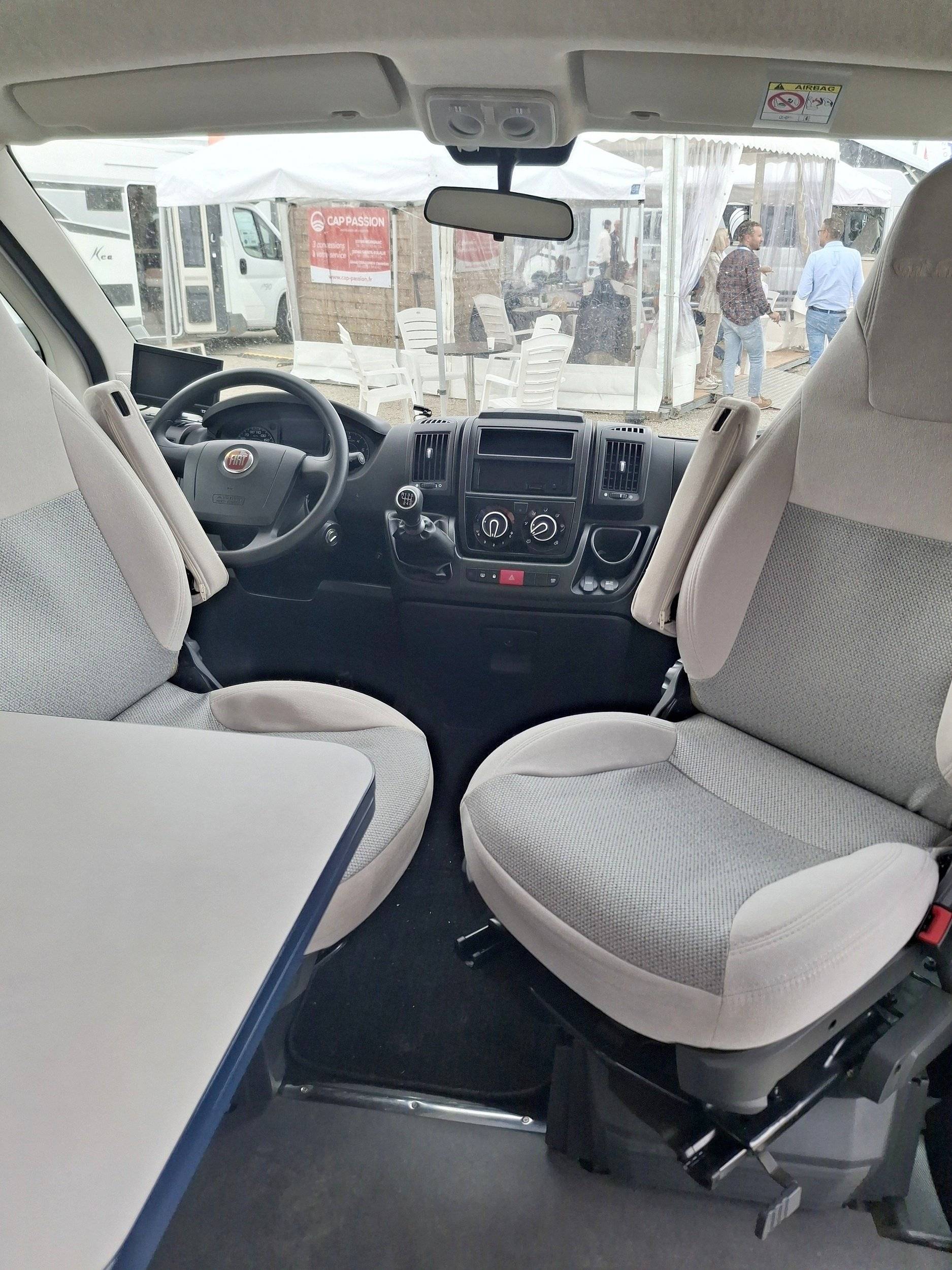 Font Vendôme Font vendôme Leader Van Duo