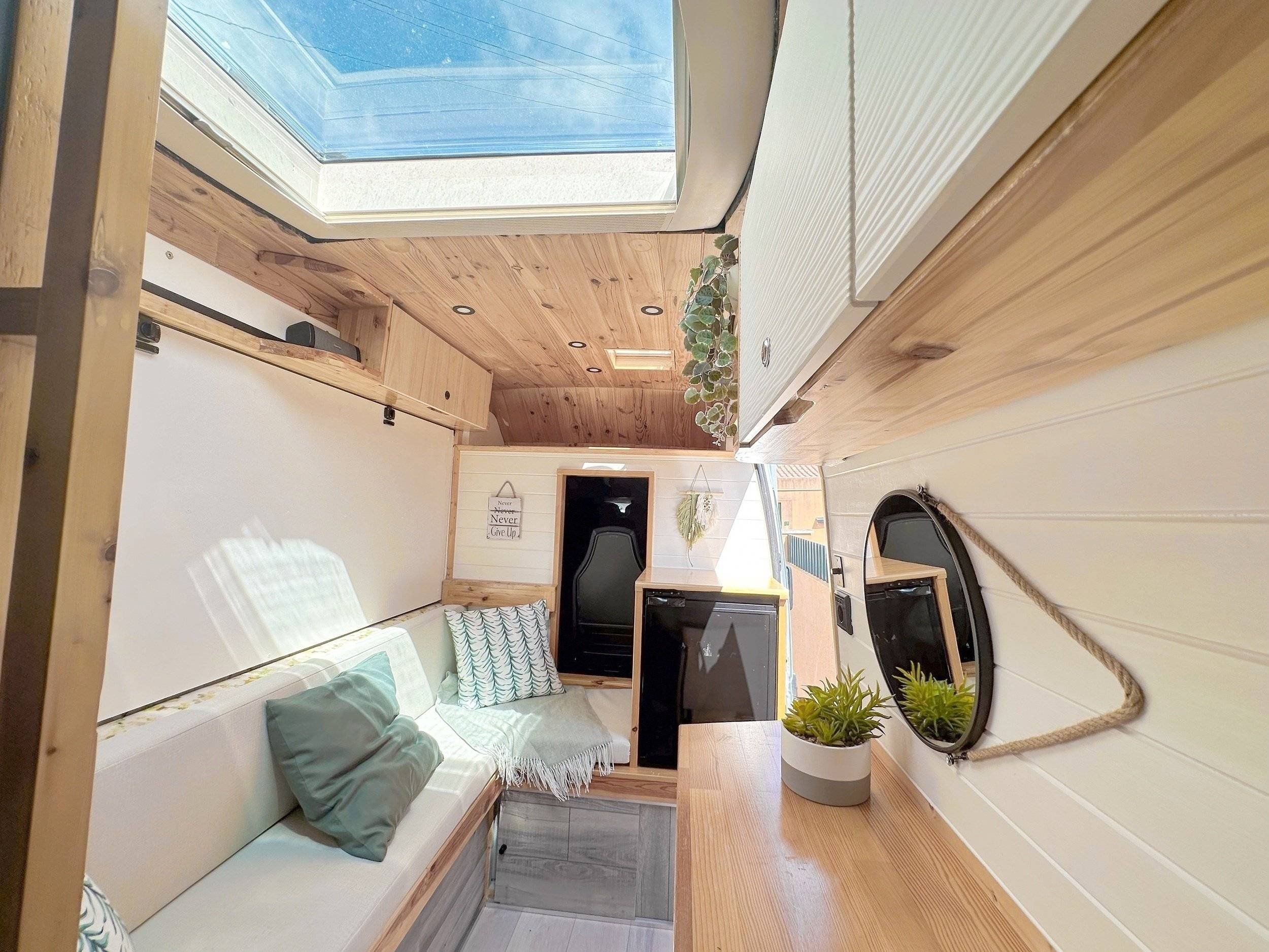 van.out Renault Master