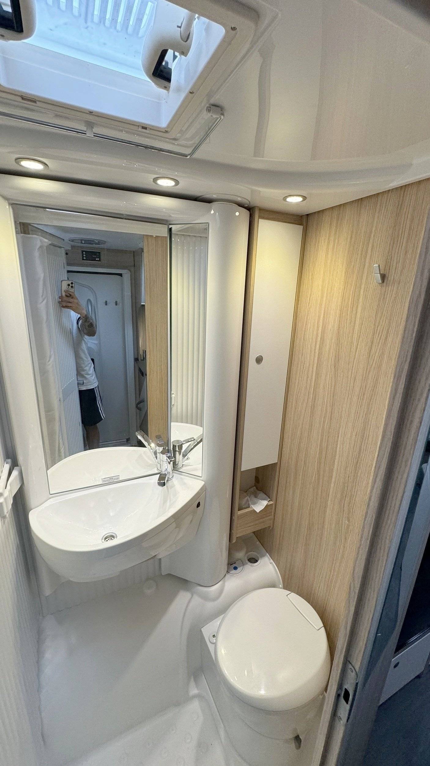 Camper Track DUCATO CAMPER VAN