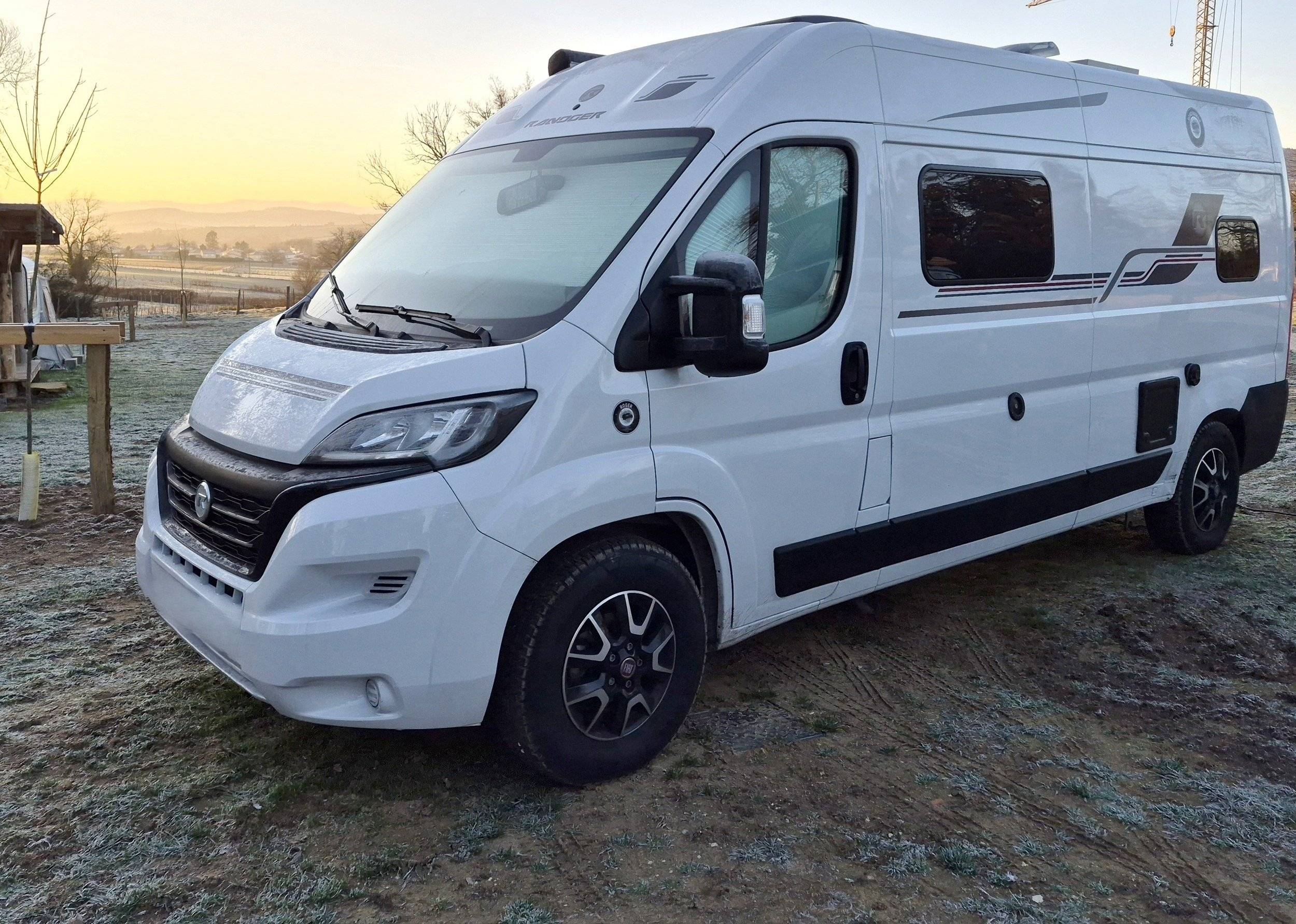 Voorkant 3/4 Fiat Fiat ducato - Yescapa