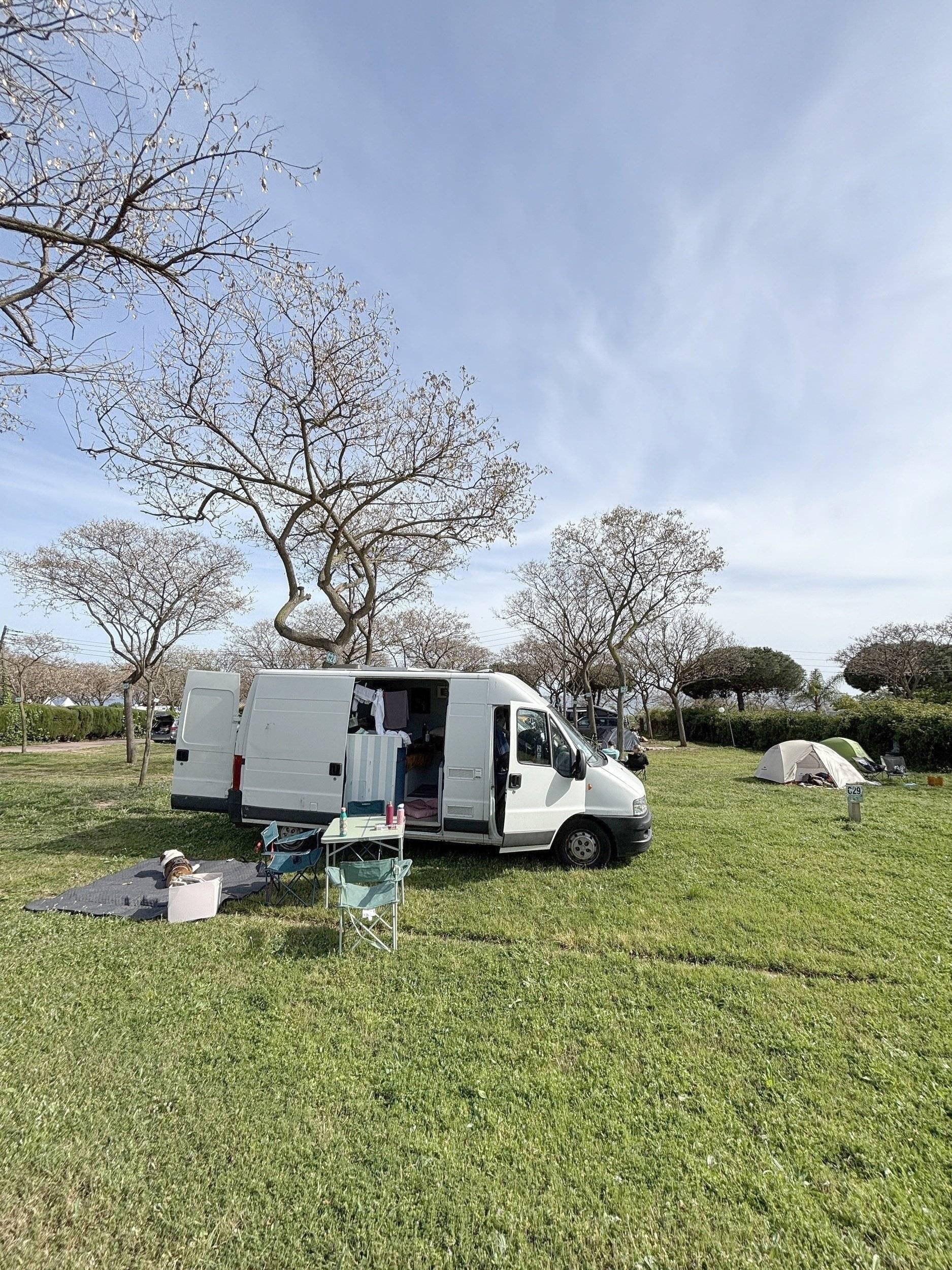Vue avant de 3/4 Peugeot Boxer - Yescapa