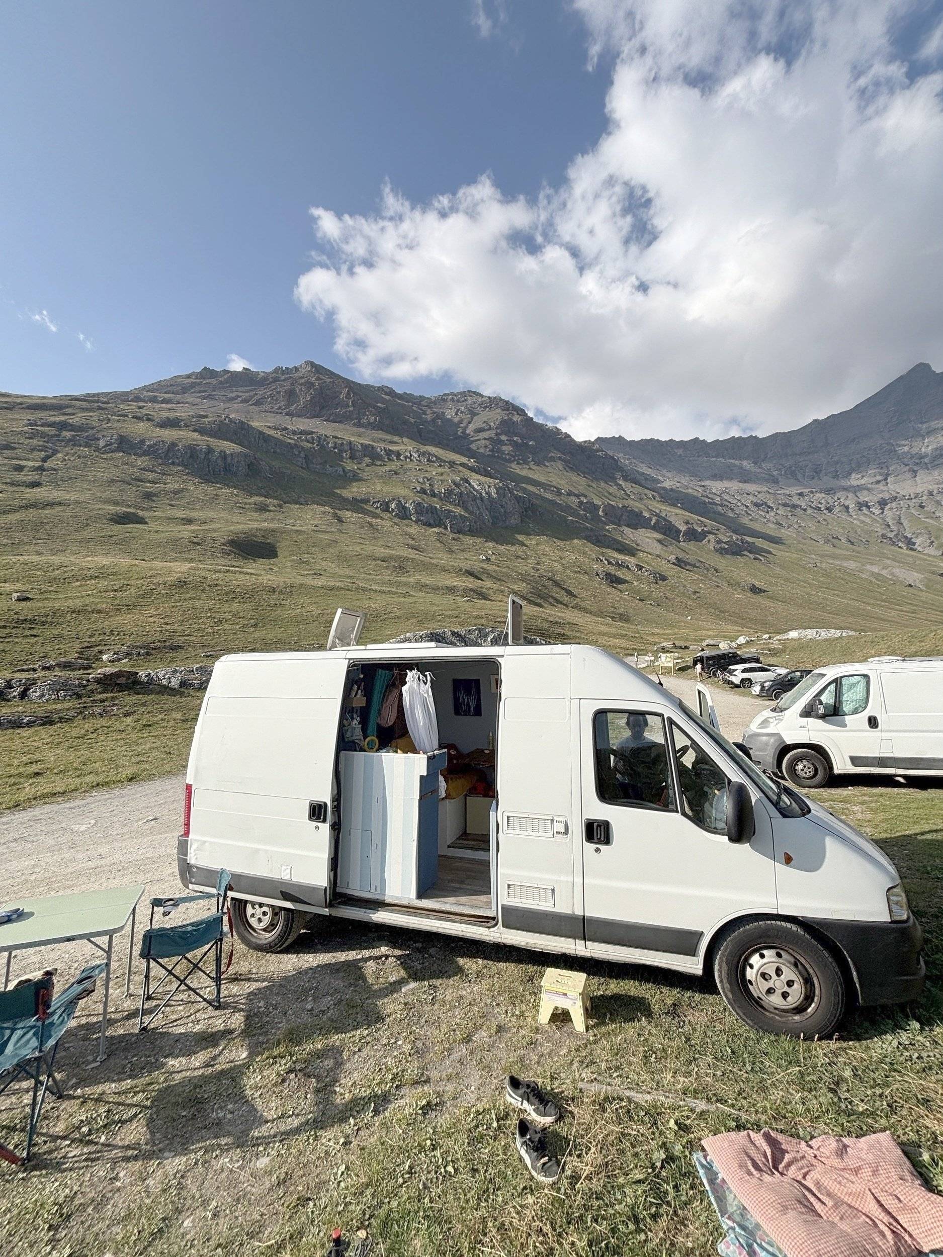Vue avant de 3/4 Peugeot Boxer - Yescapa