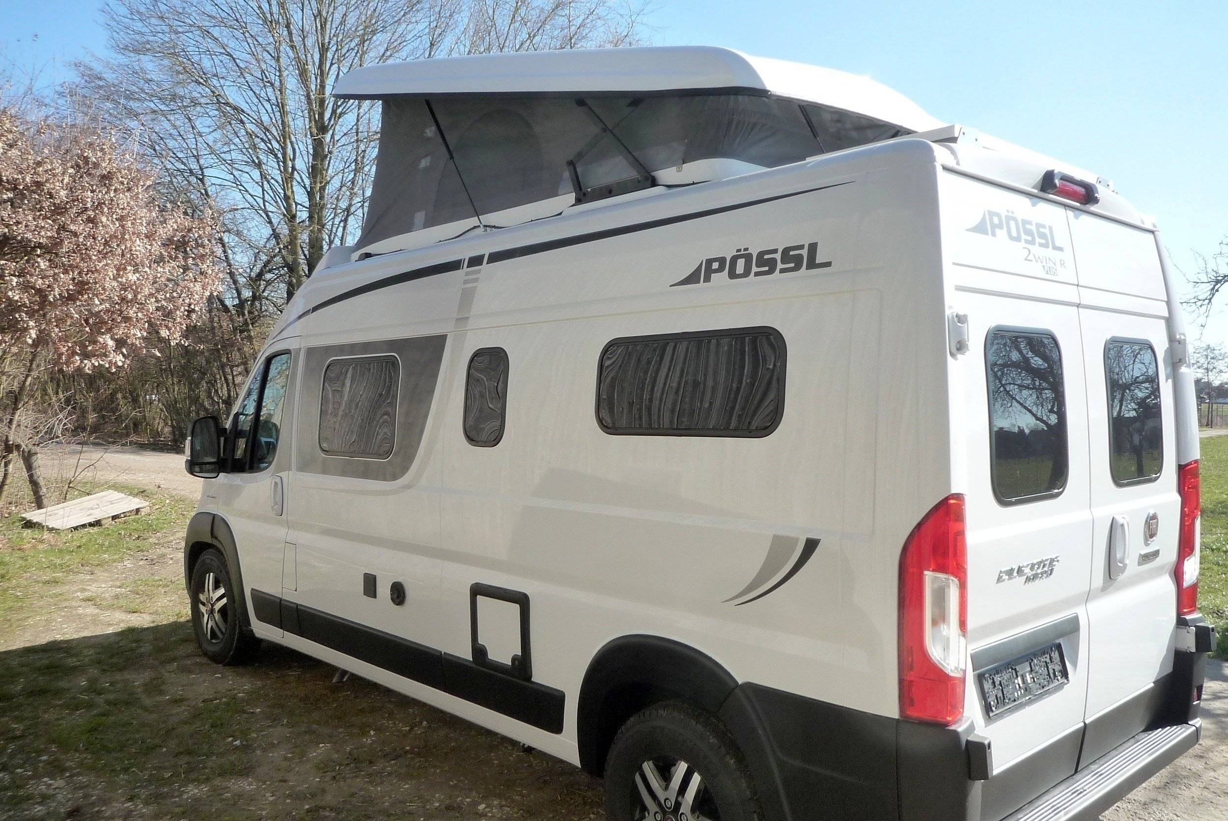 Pössl Pössl 2WinR Plus 140 PS- Solar-AHK-Markise-Navi-RKF