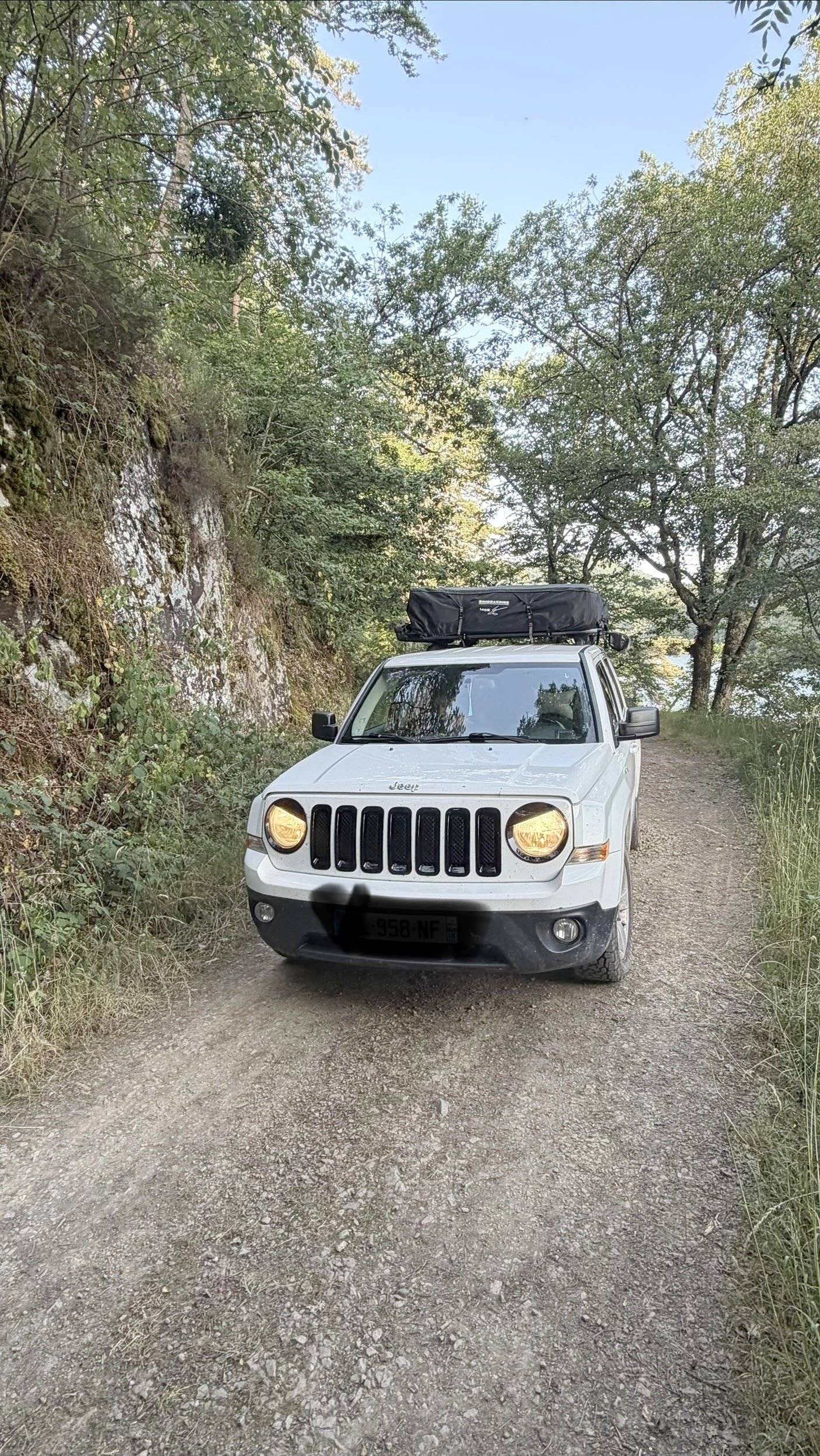 Vista de 3/4 Jeep Patriot - Yescapa