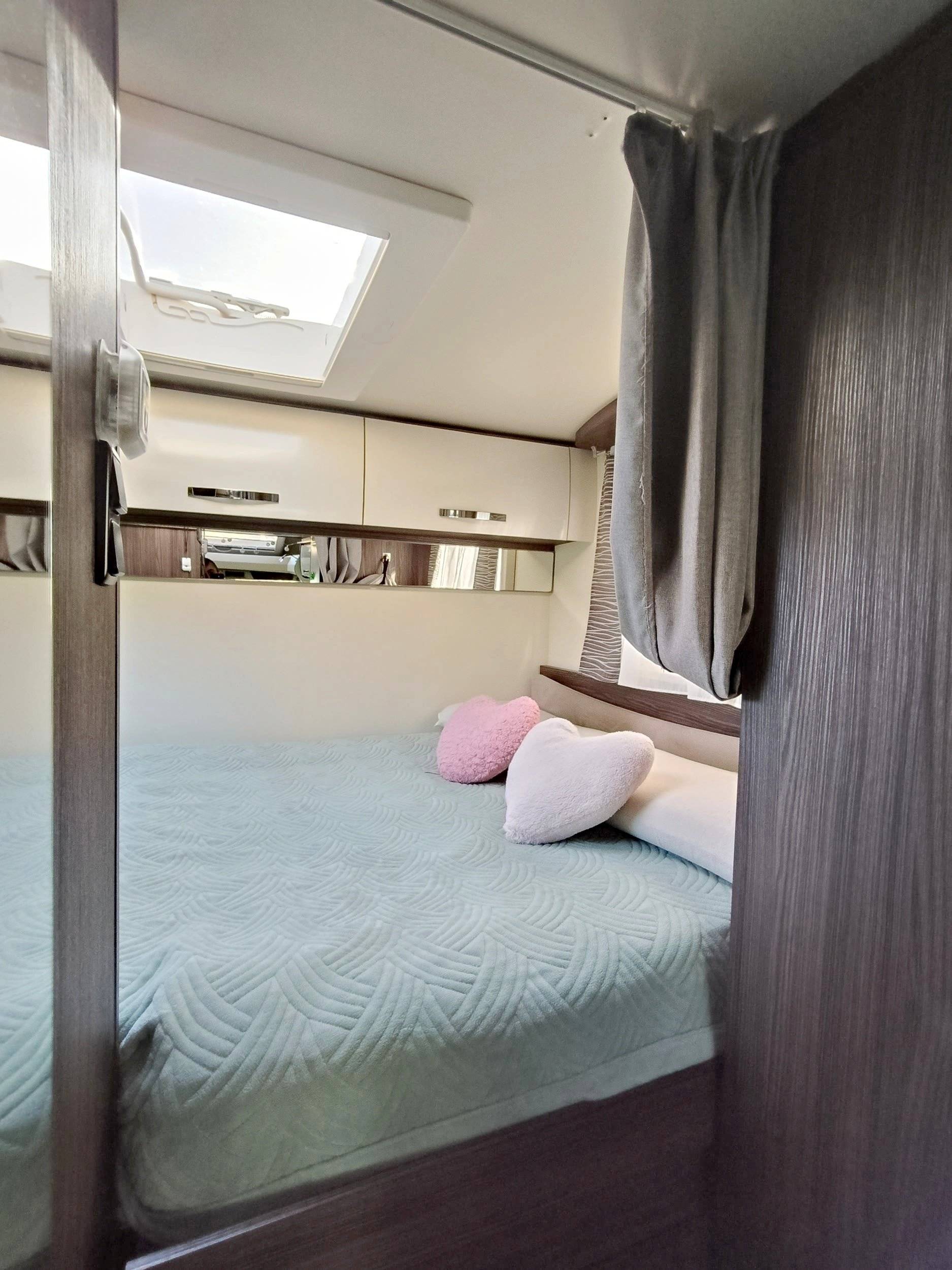 Couchages Ford Transit 2,0 l 170 ch - Yescapa