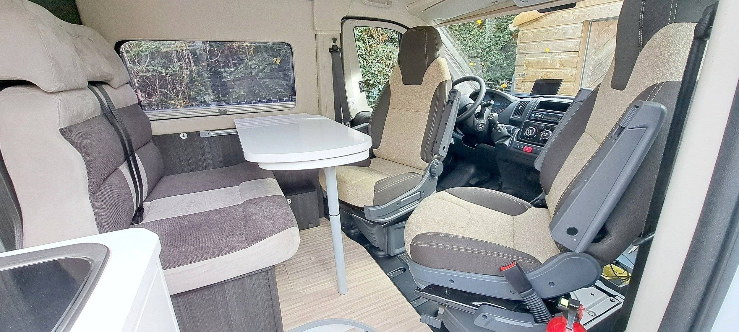 Área de jantar Fiat - Yescapa