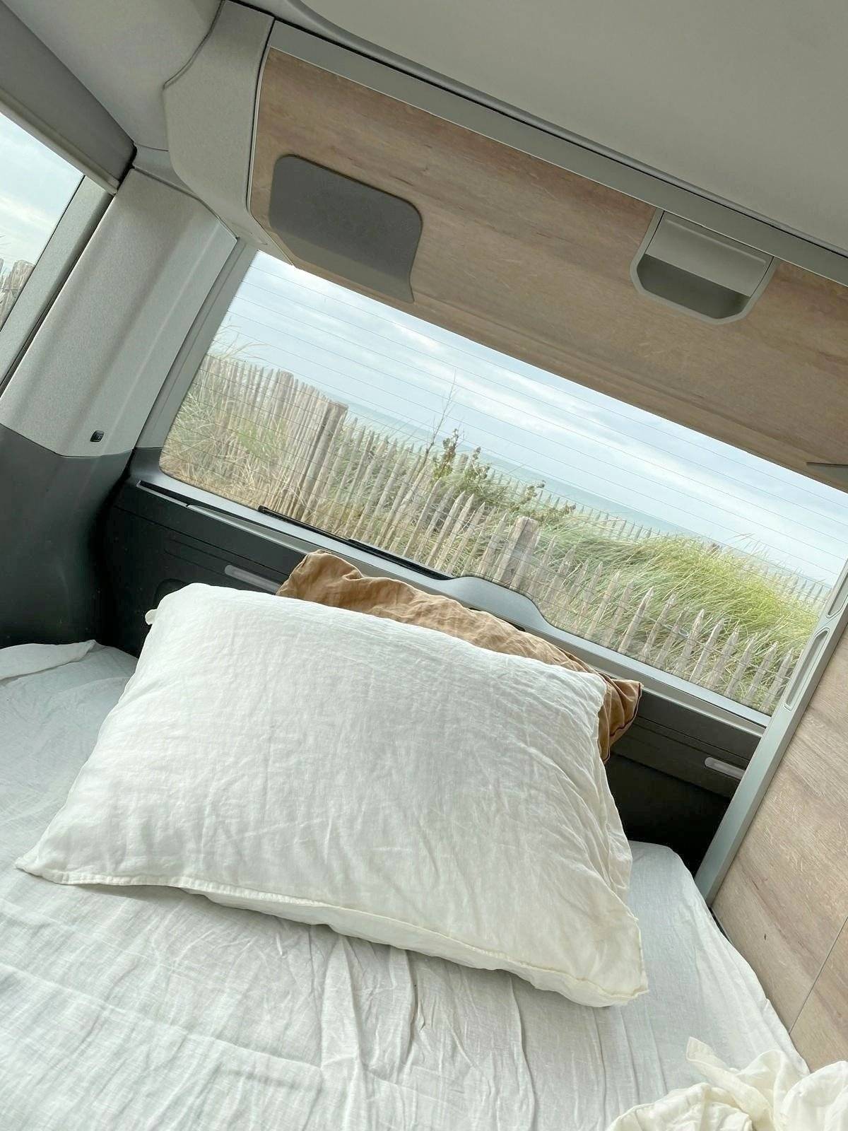 Área de jantar Volkswagen T6 California Coast - Yescapa