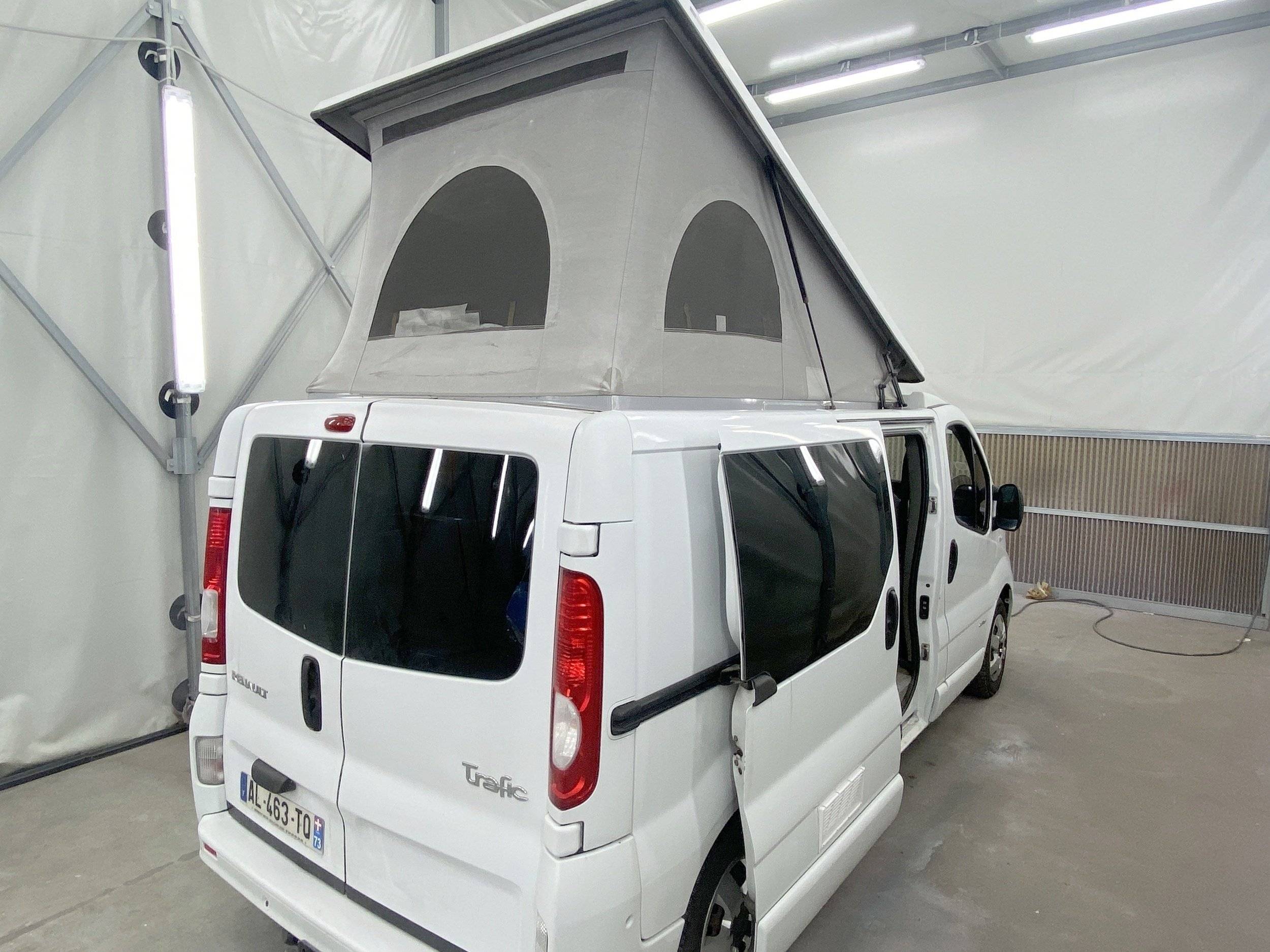 Isère Evasion RENAULT TRAFIC II 2,0L DCI 115CV L2H1 PACK EXTRA