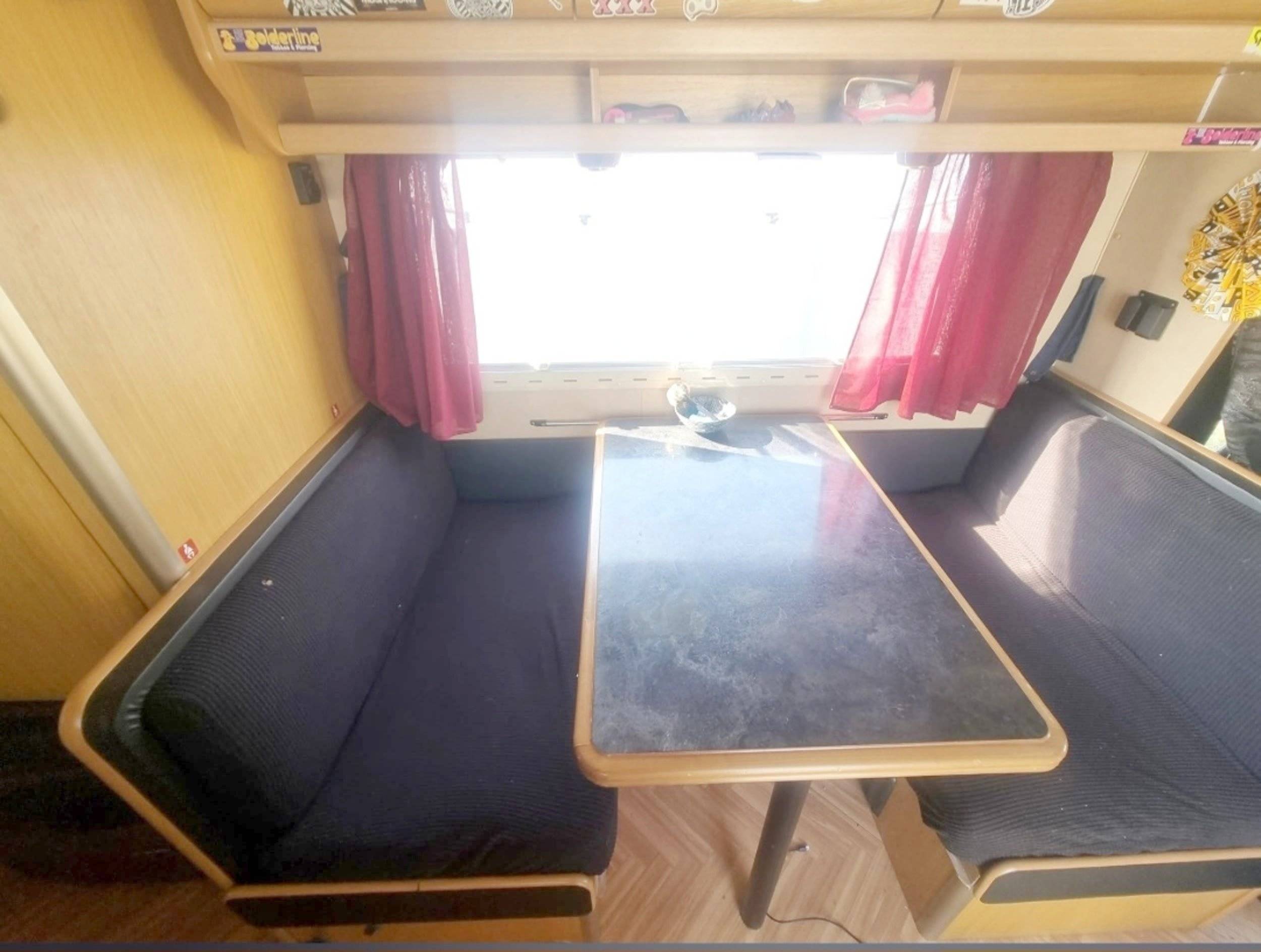 Dinette Fiat Ducato 2.8 JTD - Yescapa