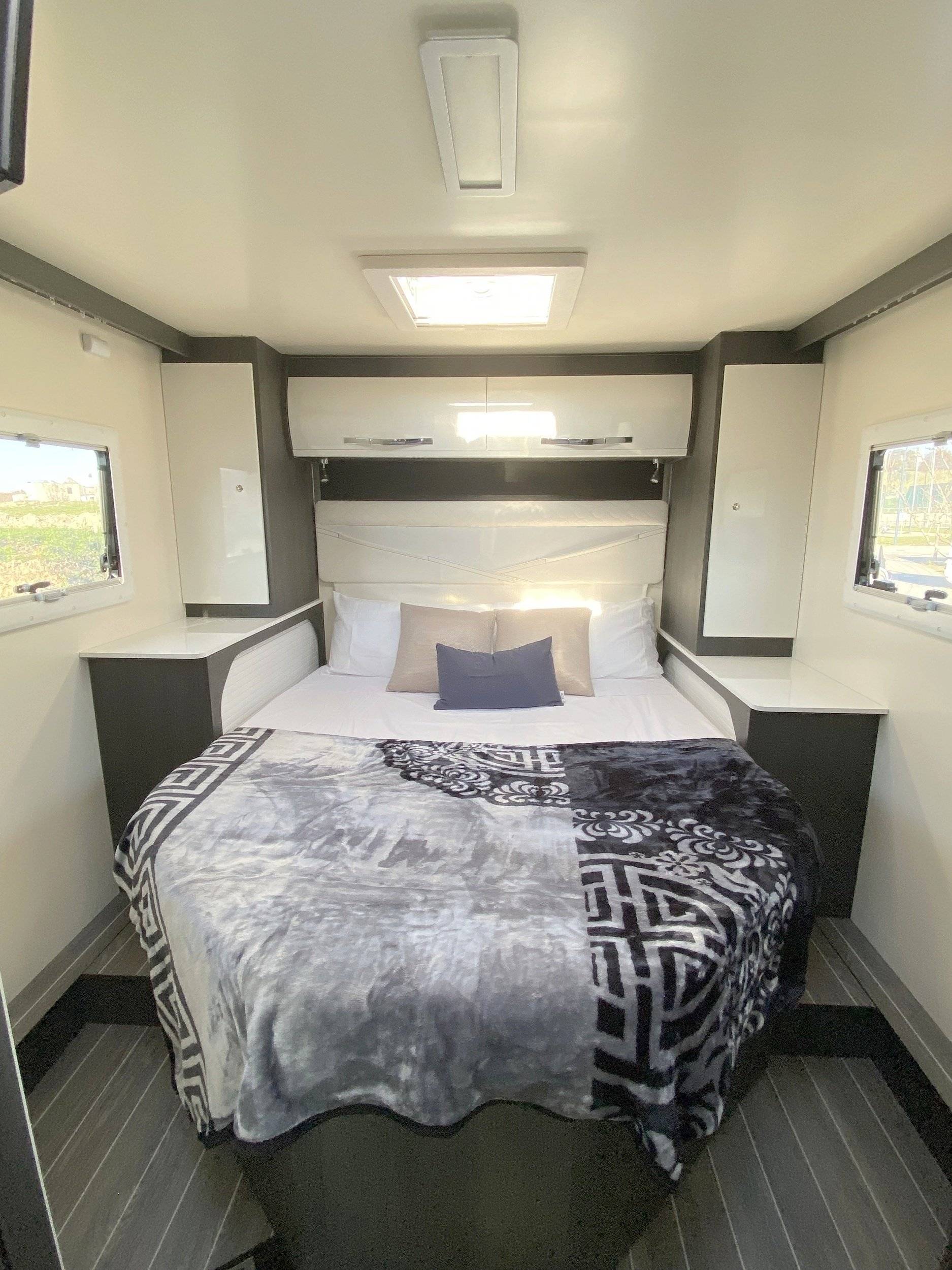 Slaapplaatsen Ford Transit 2,0 l 130 ch - Yescapa