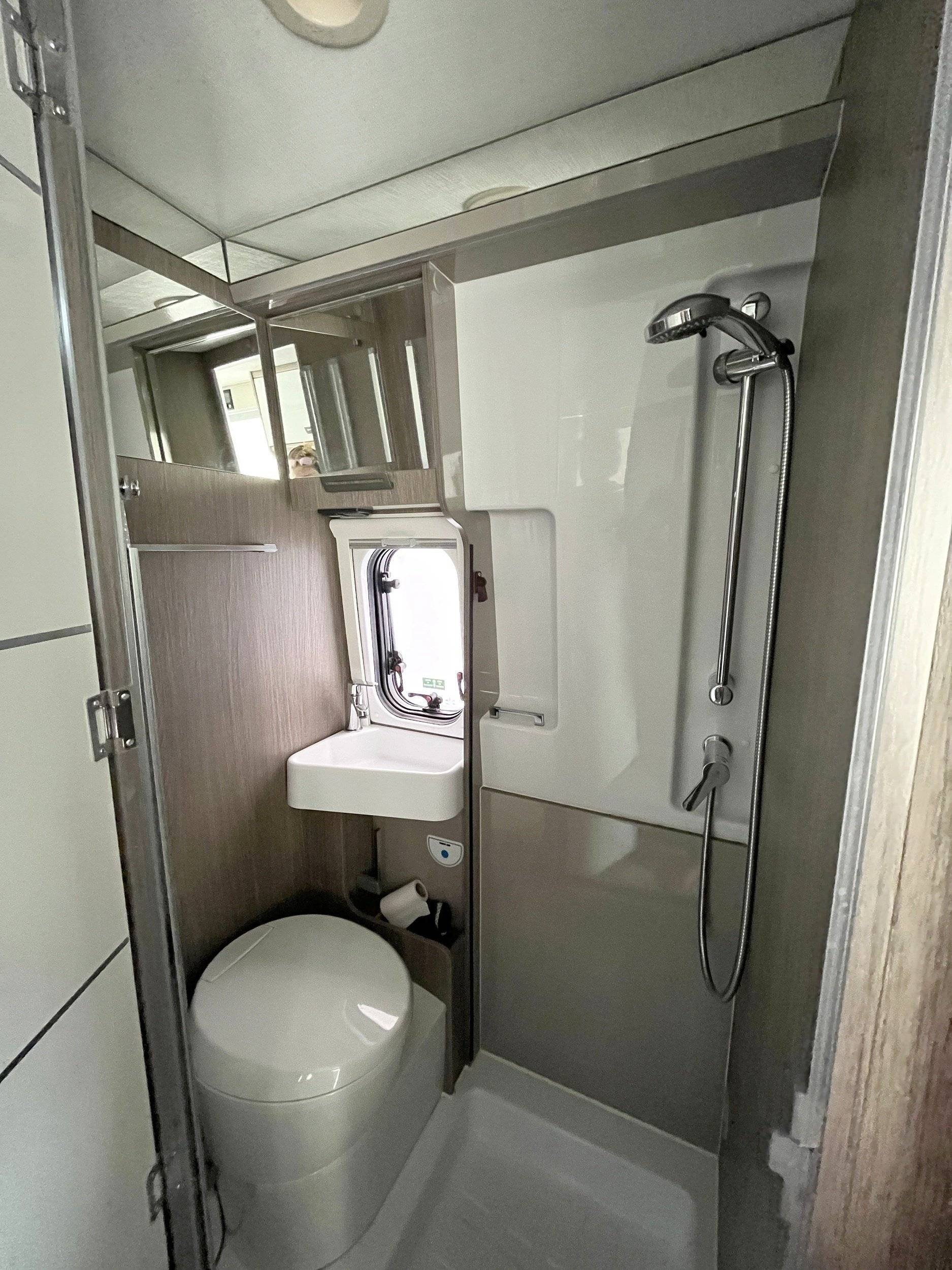 Challenger Challenger v114 MAX Road Edition