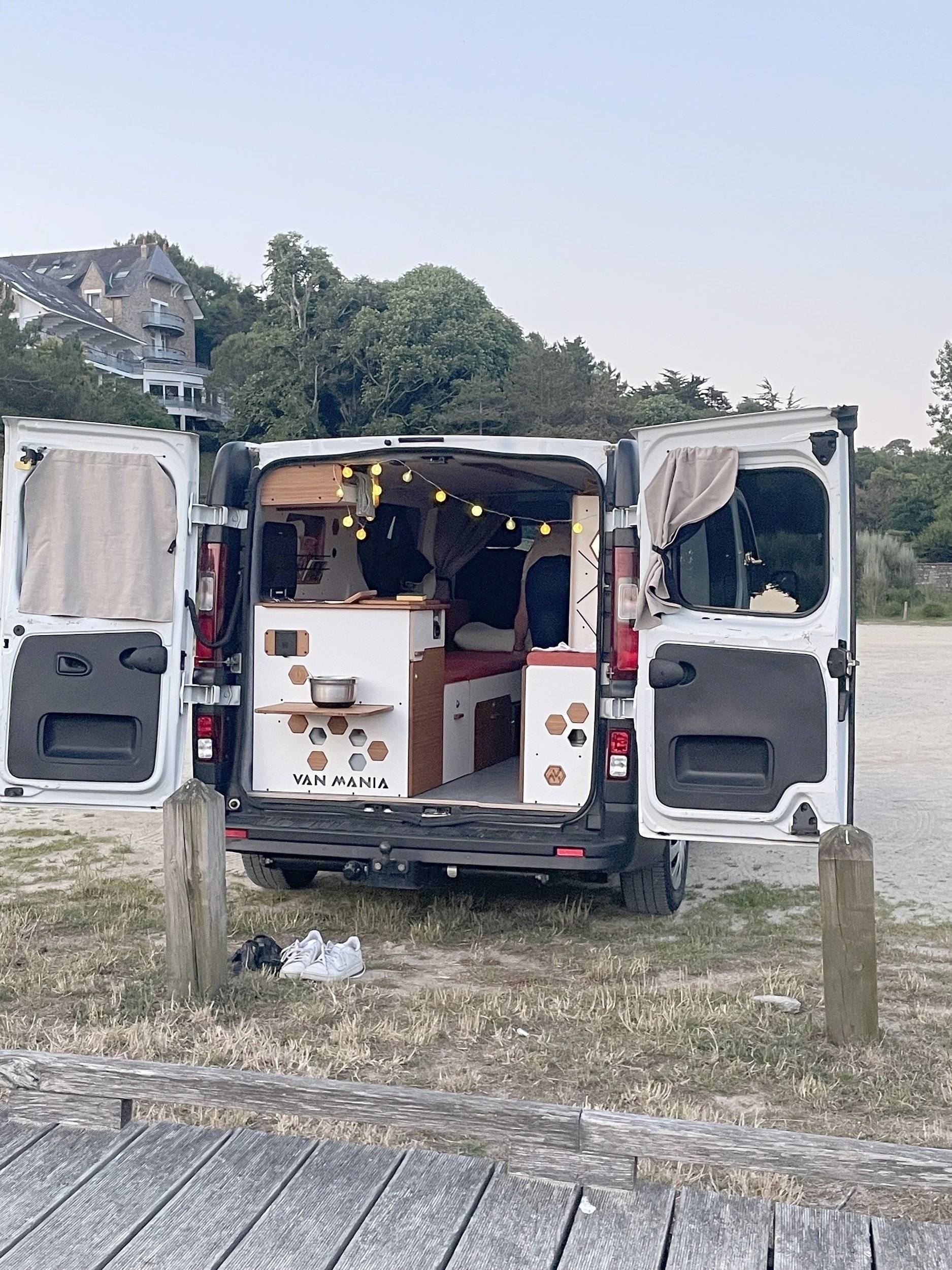 Van Mania Kit North