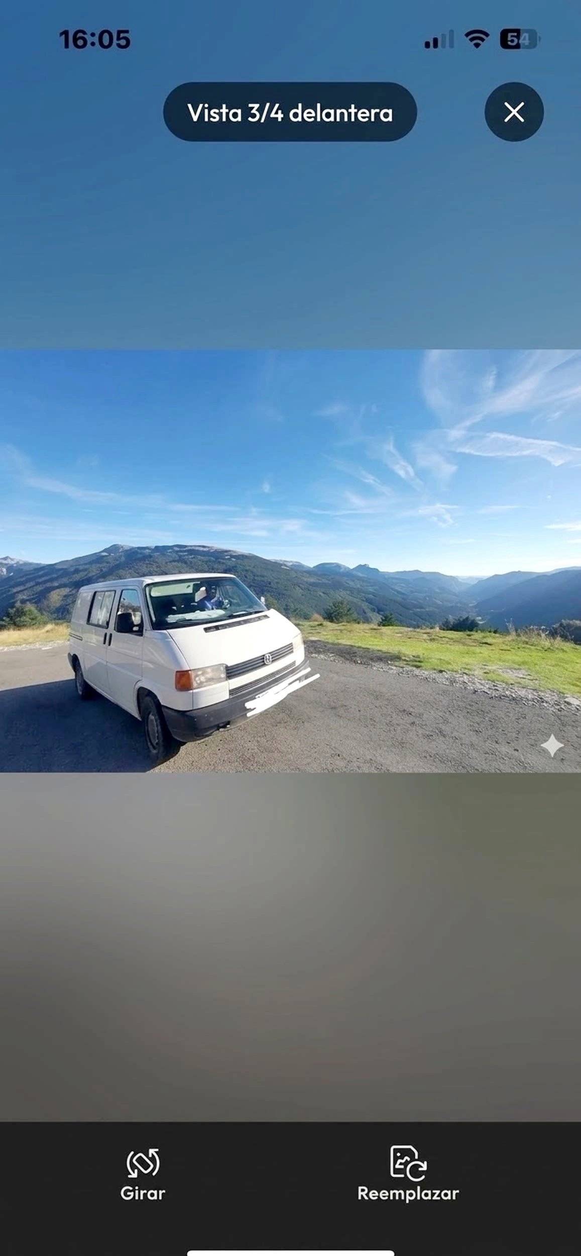 Front view from 3/4 Volkswagen t4 - Yescapa
