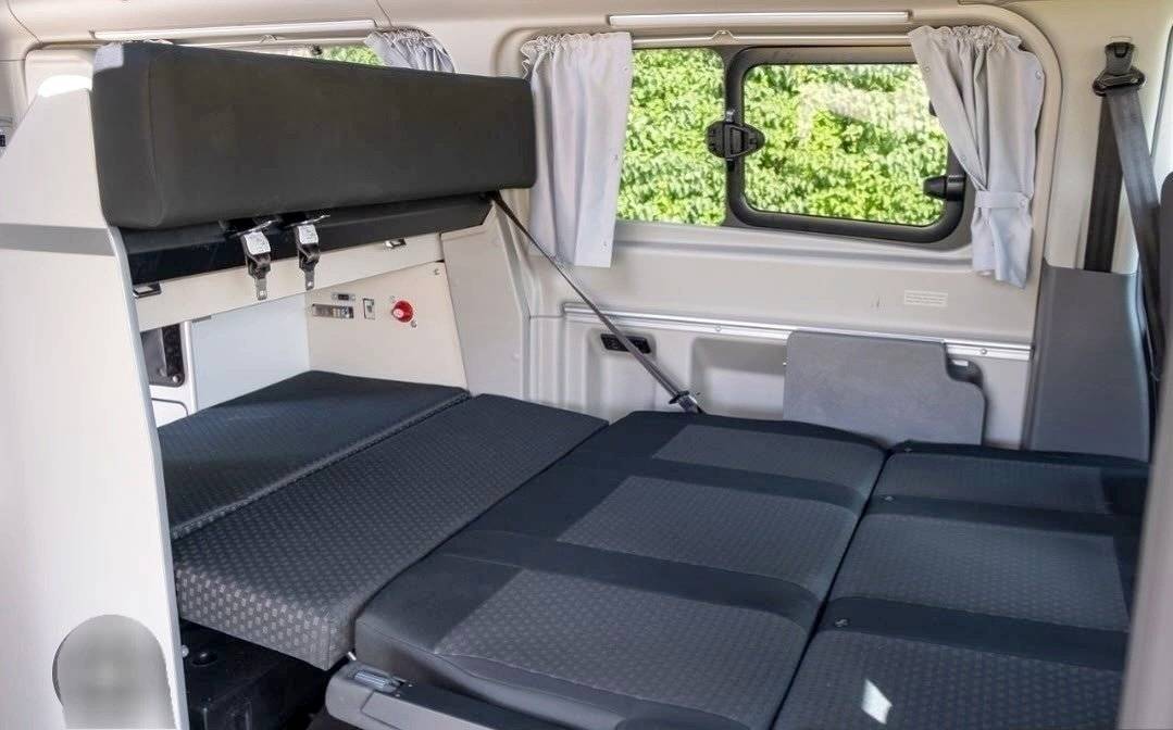 Berth Ford Custom 2,2 l 130 ch - Yescapa